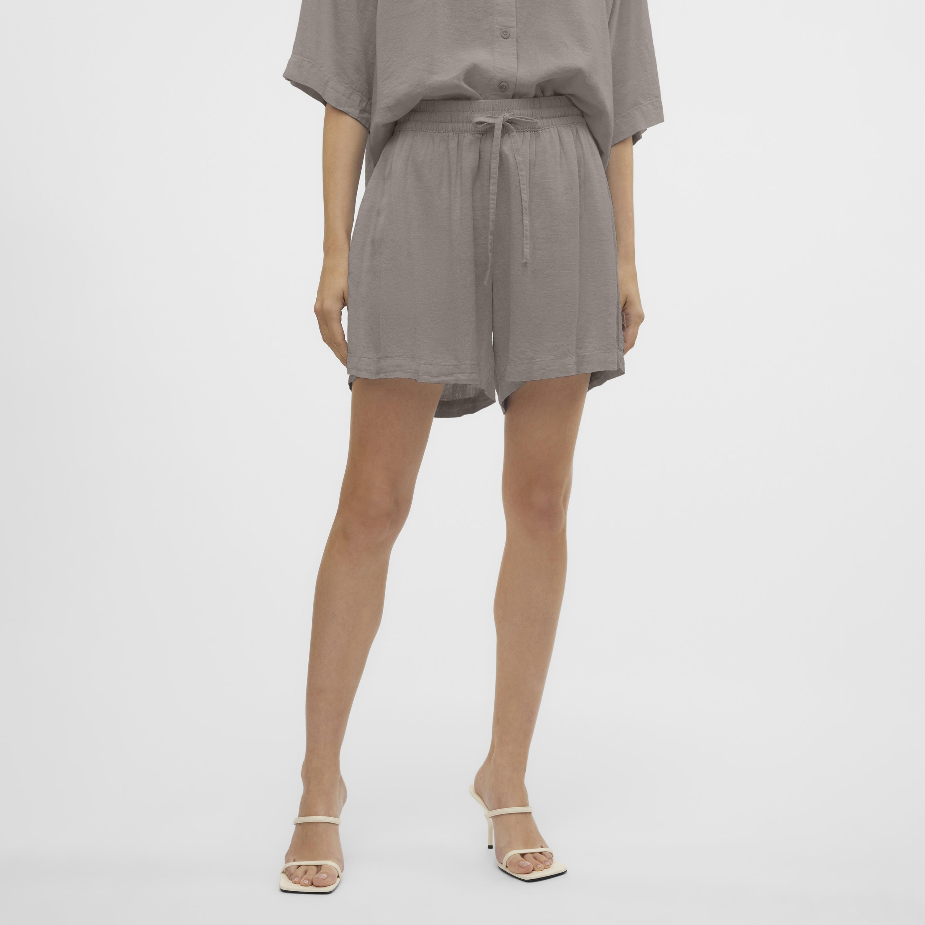 شورت حريمي بخصر مطاطي برباط شد من فيرو مودا-women-clothing-shorts-image-1