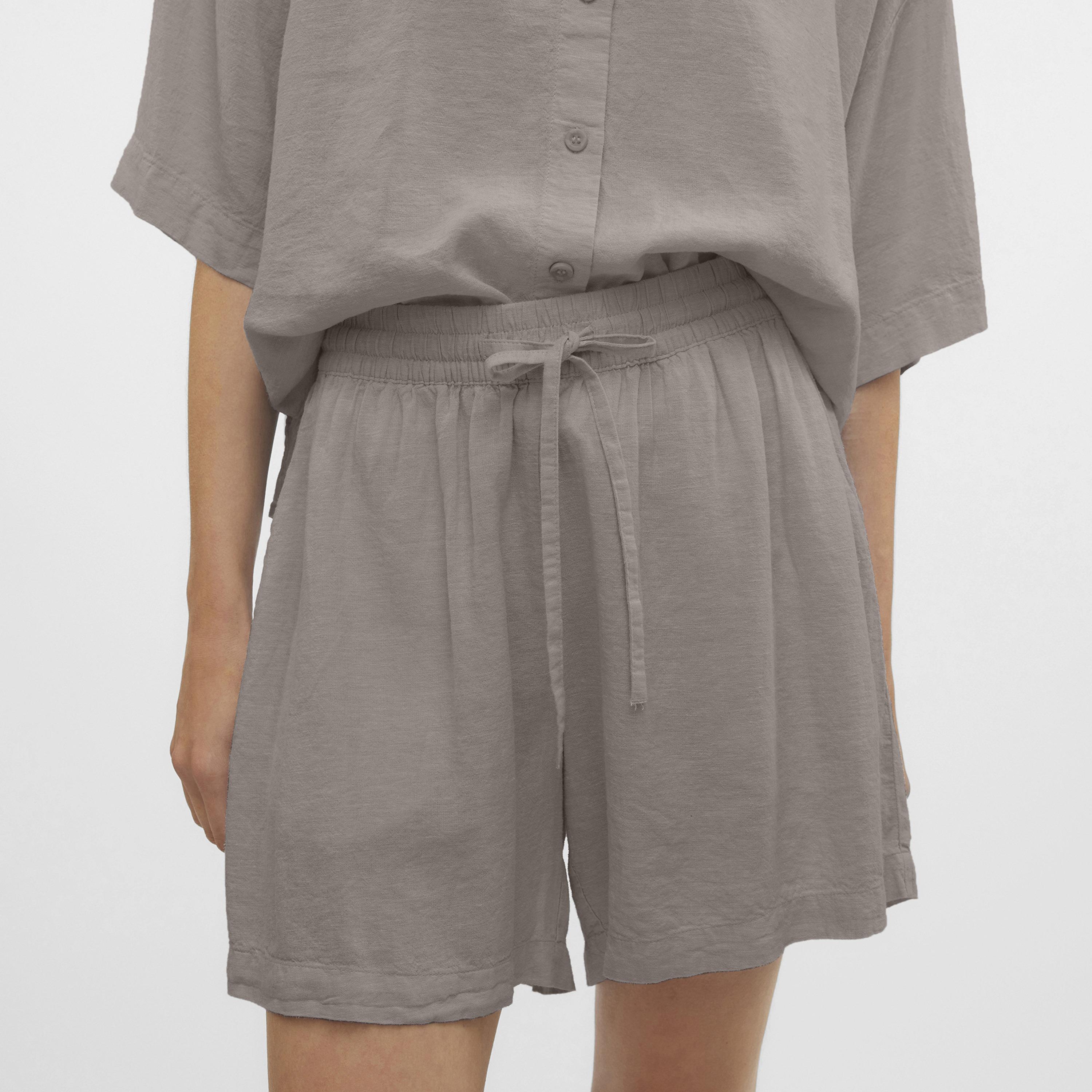 شورت حريمي بخصر مطاطي برباط شد من فيرو مودا-women-clothing-shorts-image-3