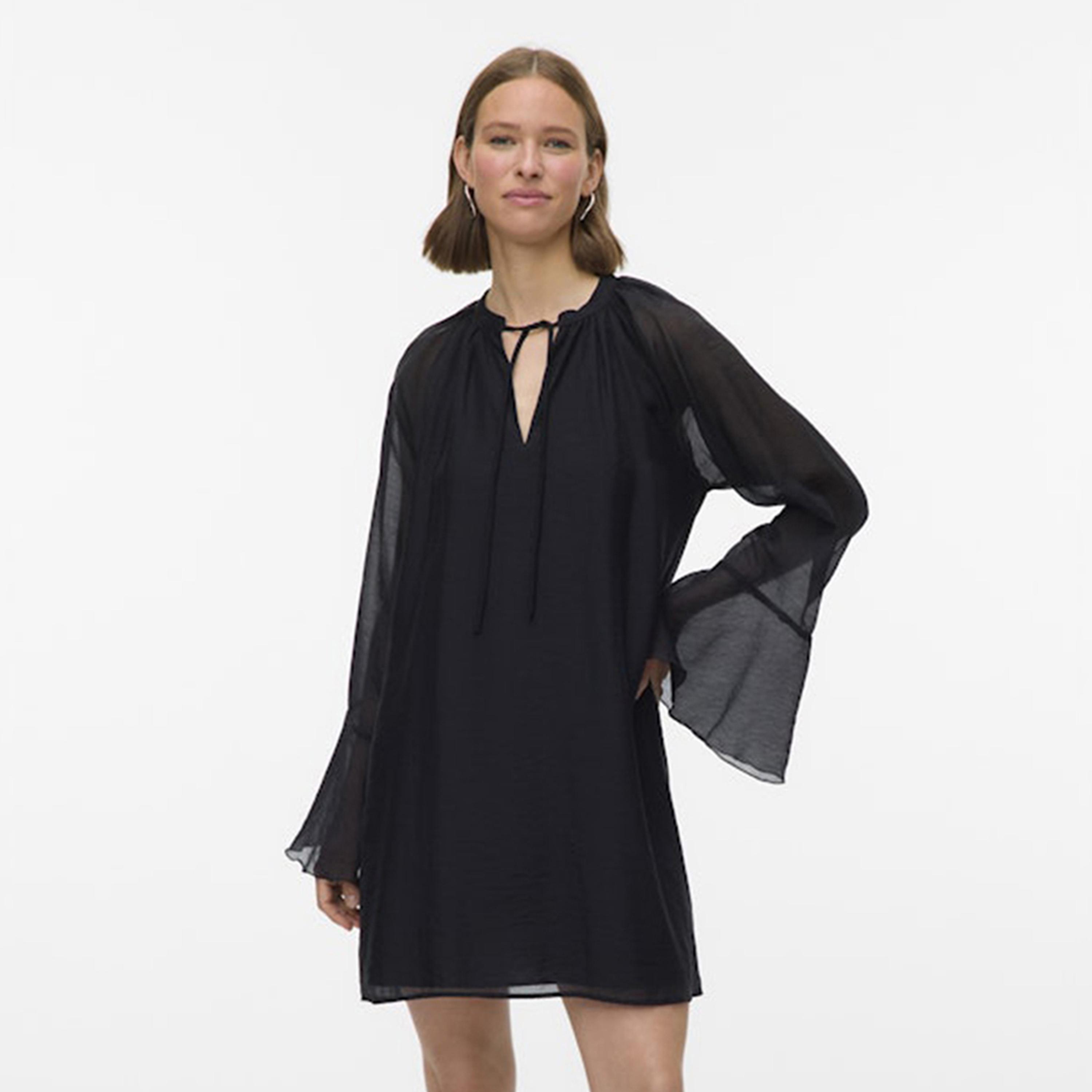 فستان ميني نسائي قصة "شيفت" بأكمام "بيل" جرس وياقة تربط بلون أسود من فيرو مودا-women-clothing-dresses-image-2