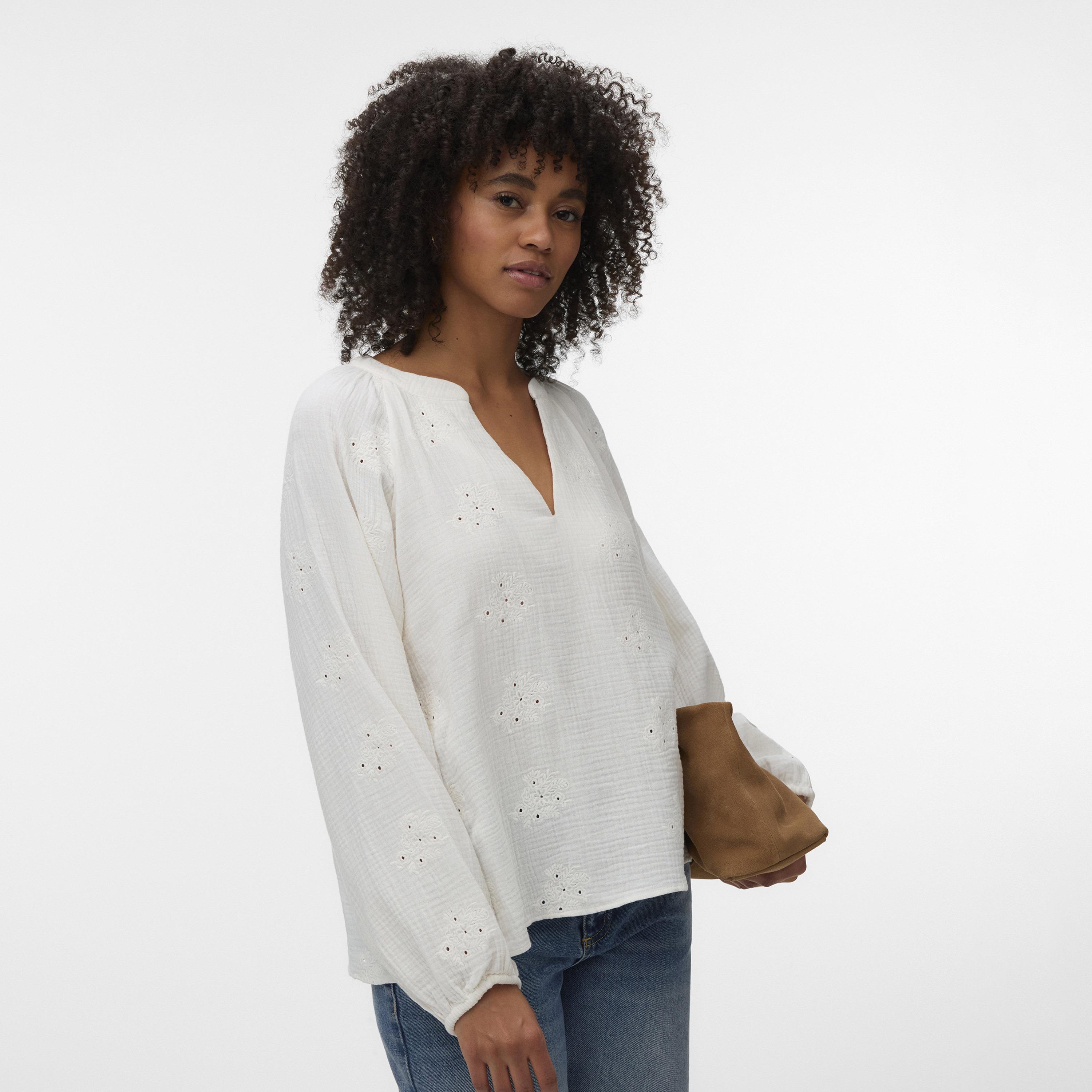 توب حريمي بأكمام راجلان وتطريز زهور من فيرو مودا-women-clothing-shirtsandblouses-blouses-image-4