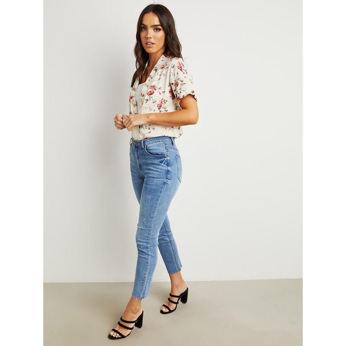 بلوزة مطبوعة بأكمام قصيرة-women-clothing-shirtsandblouses-blouses-image-2