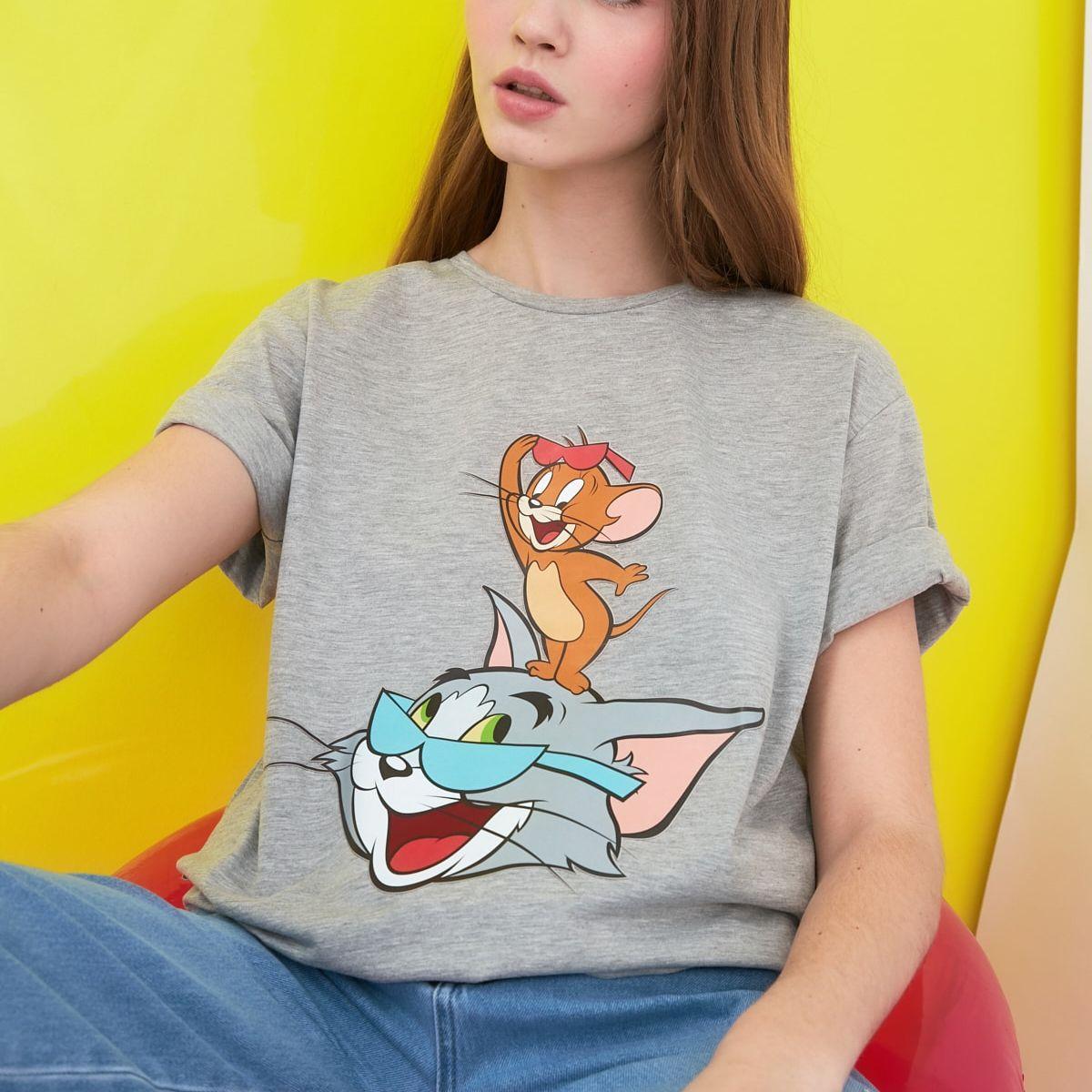 Trendyol Short Sleeves Tom and Jerry Print Knitted Regular T-shirt-women-clothing-tshirts-image-2
