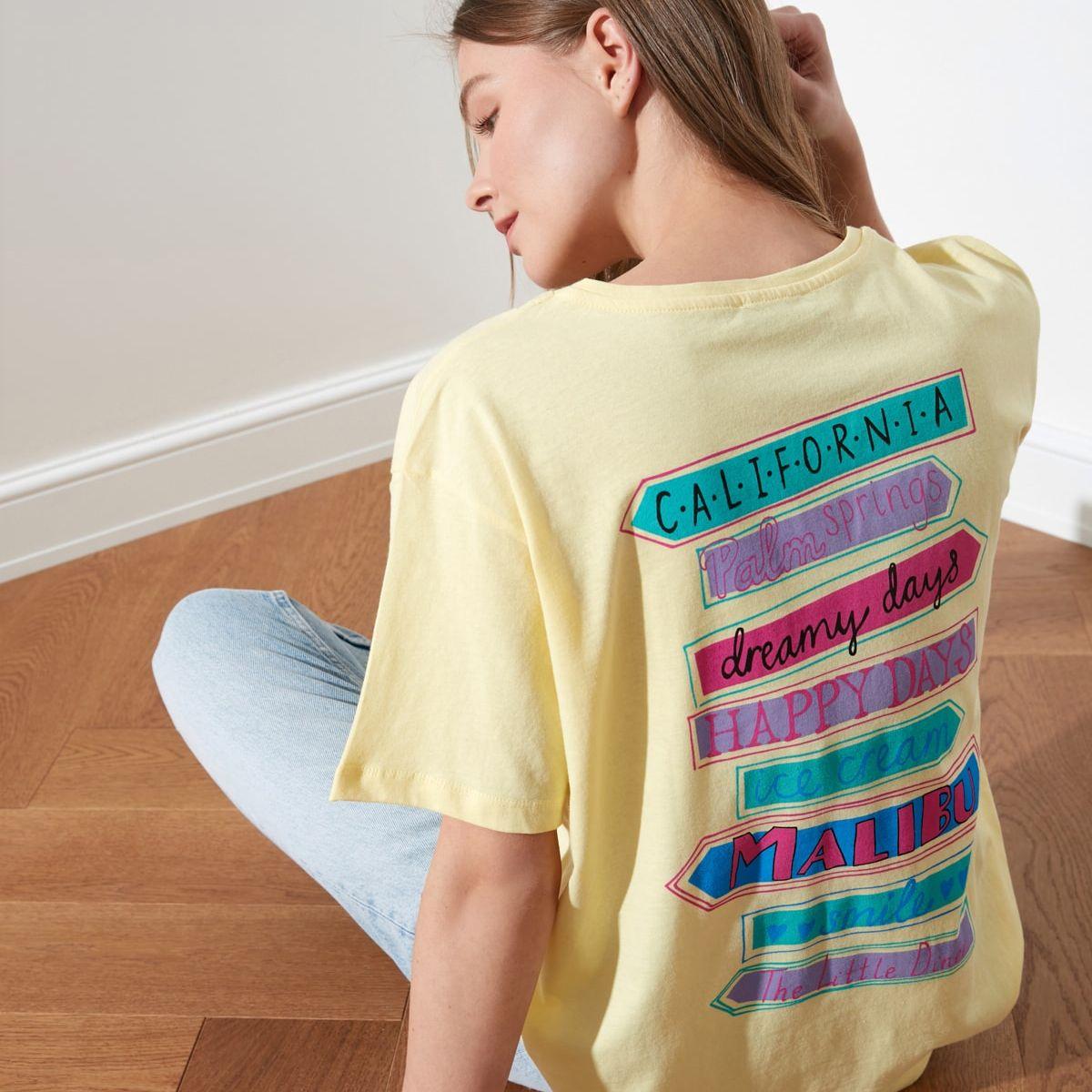 Trendyol Short Sleeves Back Graphic Print Regular T-shirt-women-clothing-tshirts-image-1