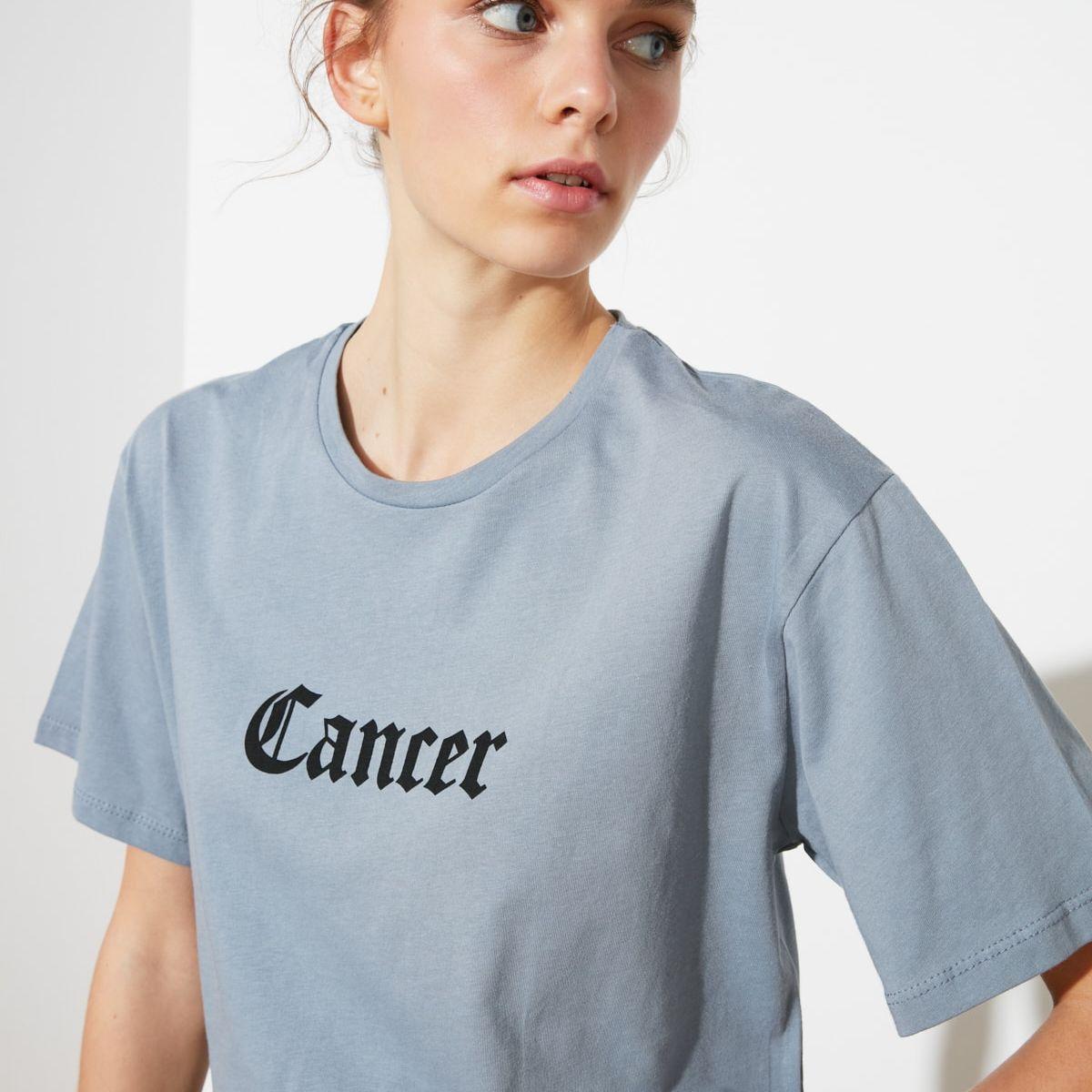 Trendyol Short Sleeves Cancer Zodiac Print Knit Regular T-shirt-women-clothing-tshirts-image-3