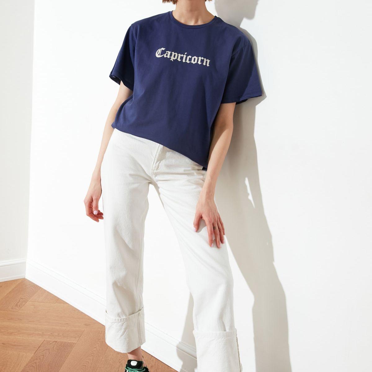 Trendyol Short Sleeves Capricorn Zodiac Print Knit Regular T-shirt-women-clothing-tshirts-image-4