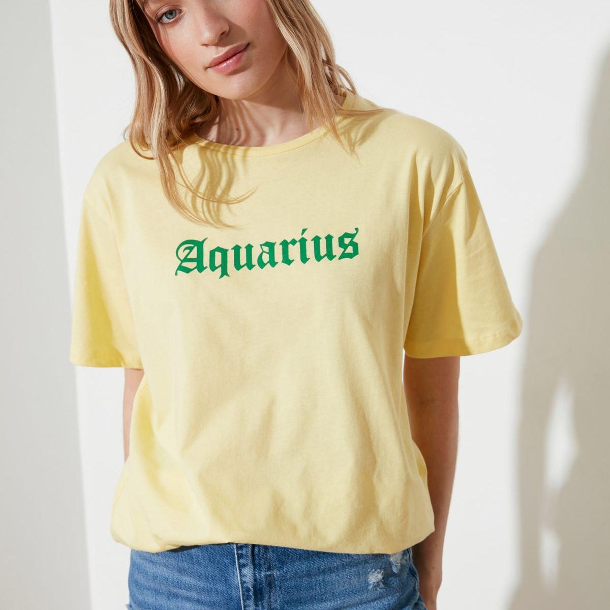 Trendyol Short Sleeves Aquarius Zodiac Print Knit Regular T-shirt-women-clothing-tshirts-image-3