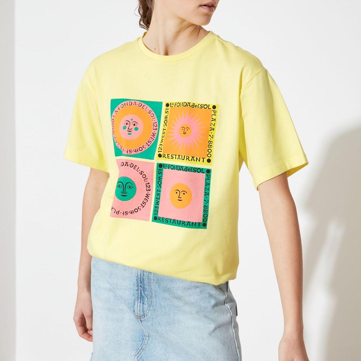 Trendyol Short Sleeves Graphic Print Regular T-shirt-women-clothing-tshirts-image-1