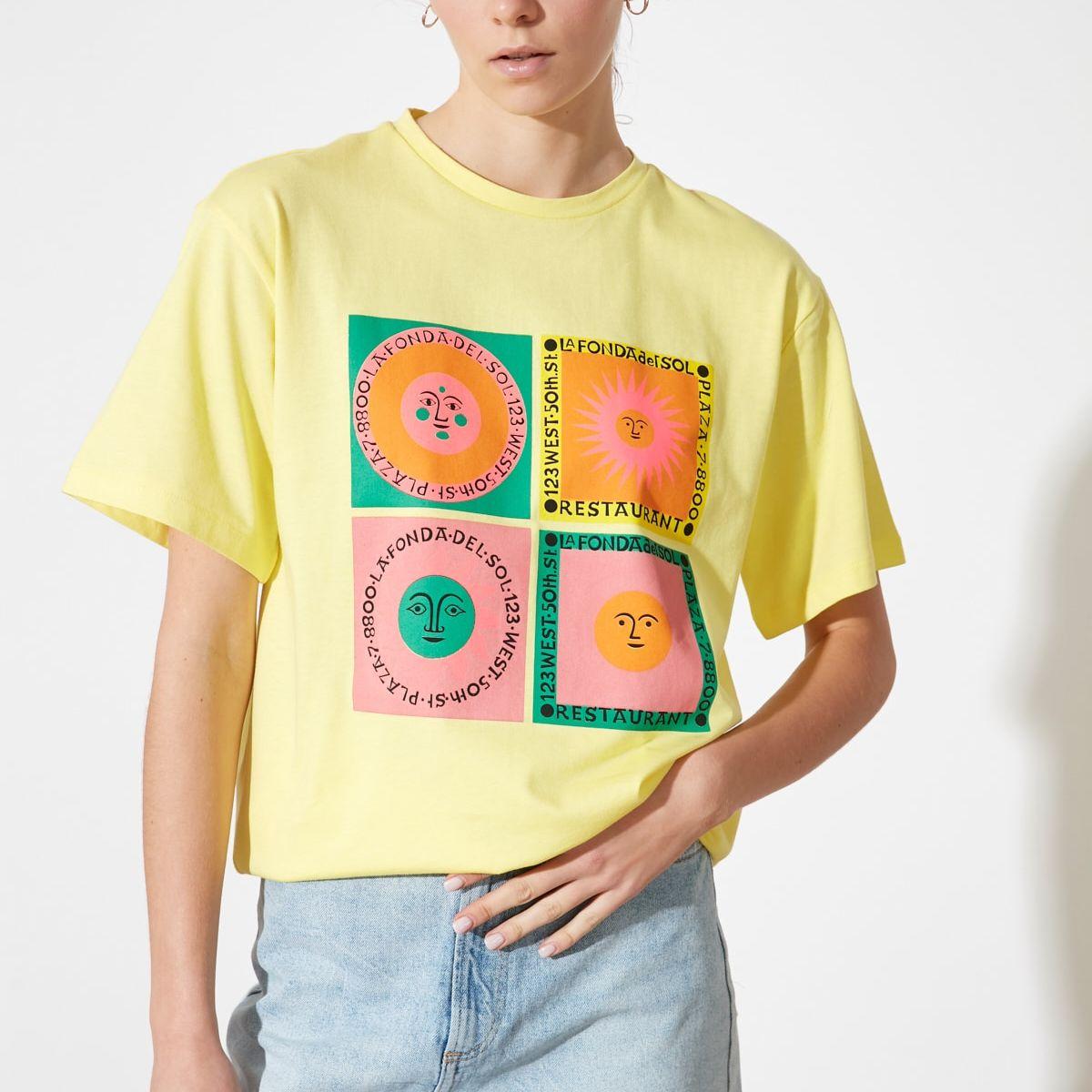 Trendyol Short Sleeves Graphic Print Regular T-shirt-women-clothing-tshirts-image-2