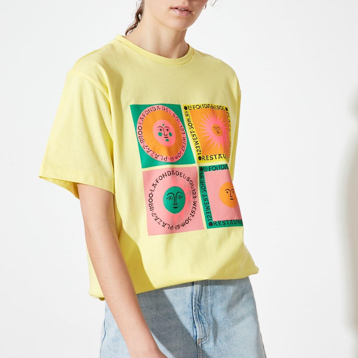 Trendyol Short Sleeves Graphic Print Regular T-shirt-women-clothing-tshirts-image-4