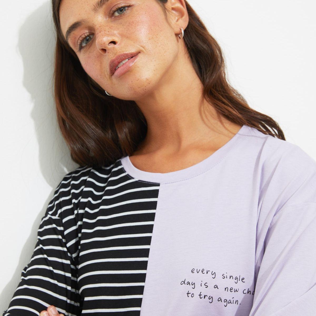 تيشيرت بنمط كتل الالوان-women-clothing-tshirts-image-5