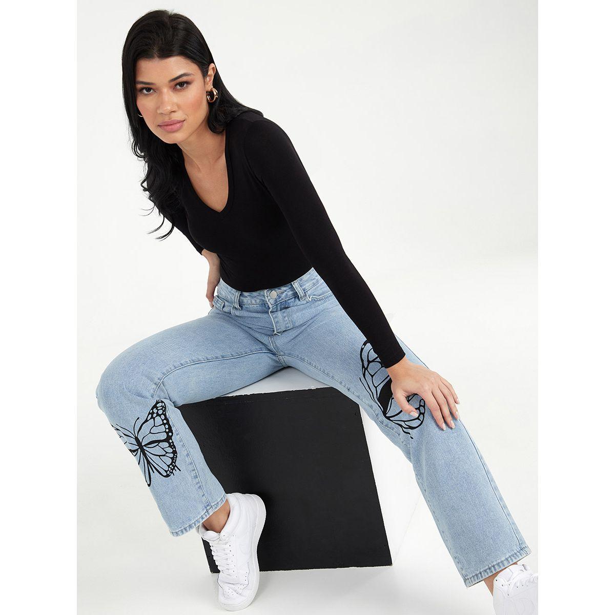 Styli Long Sleeves V Neck Fitted Bodysuit-women-clothing-tshirts-image-1