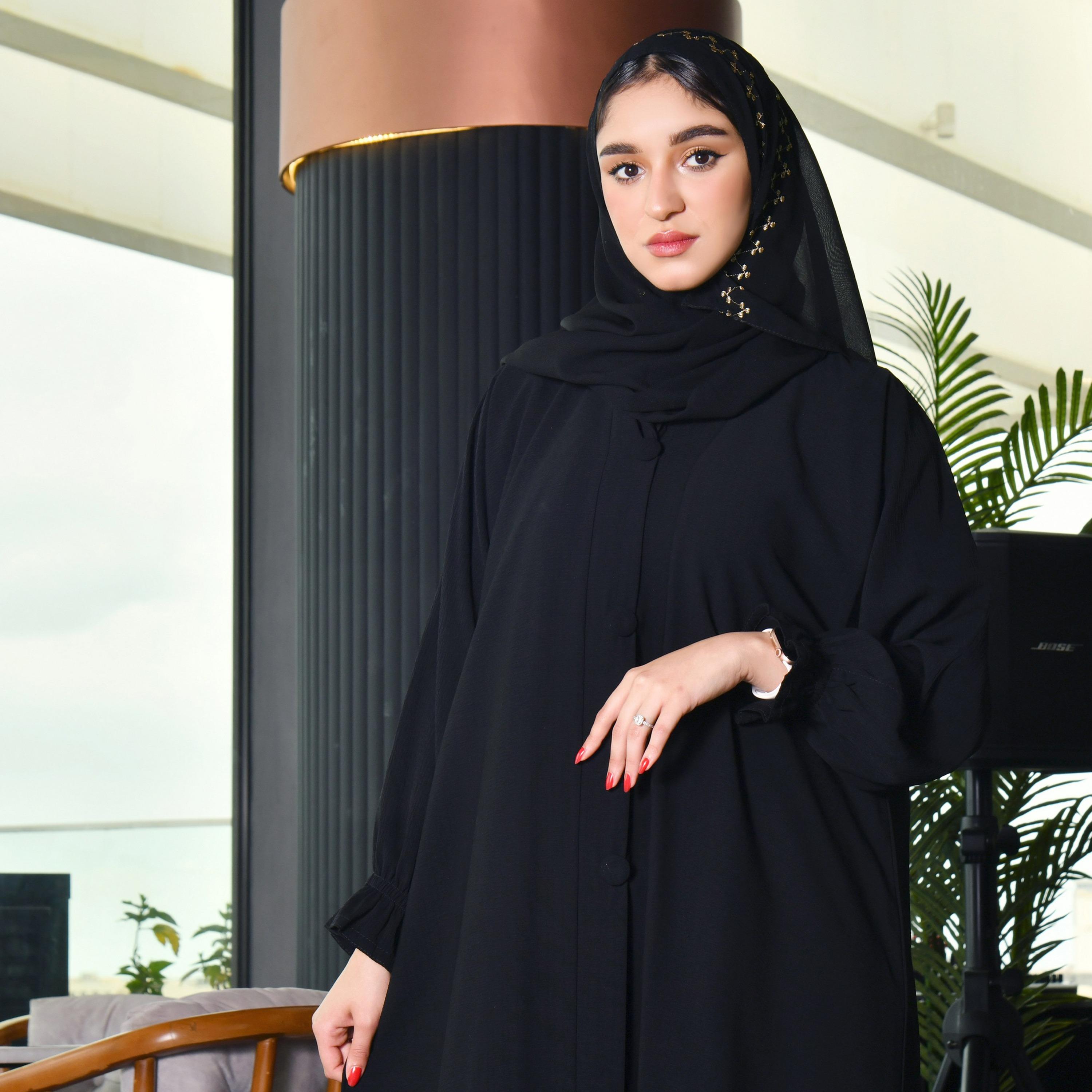 Hawraa Black Gathered Sleeves Crepe Women Abaya with Hijab-women-arabicclothing-abayas-image-2
