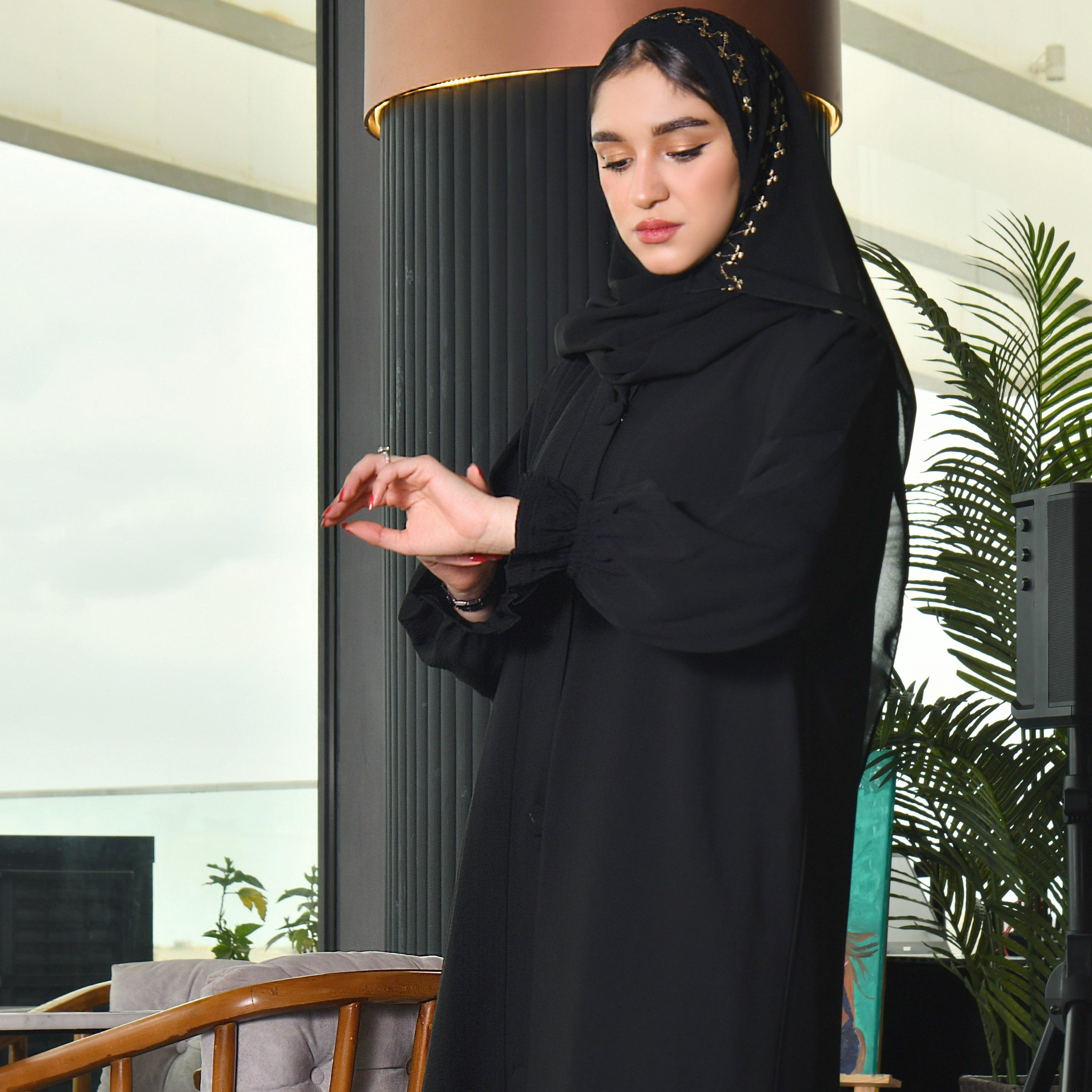 Hawraa Black Gathered Sleeves Crepe Women Abaya with Hijab-women-arabicclothing-abayas-image-3