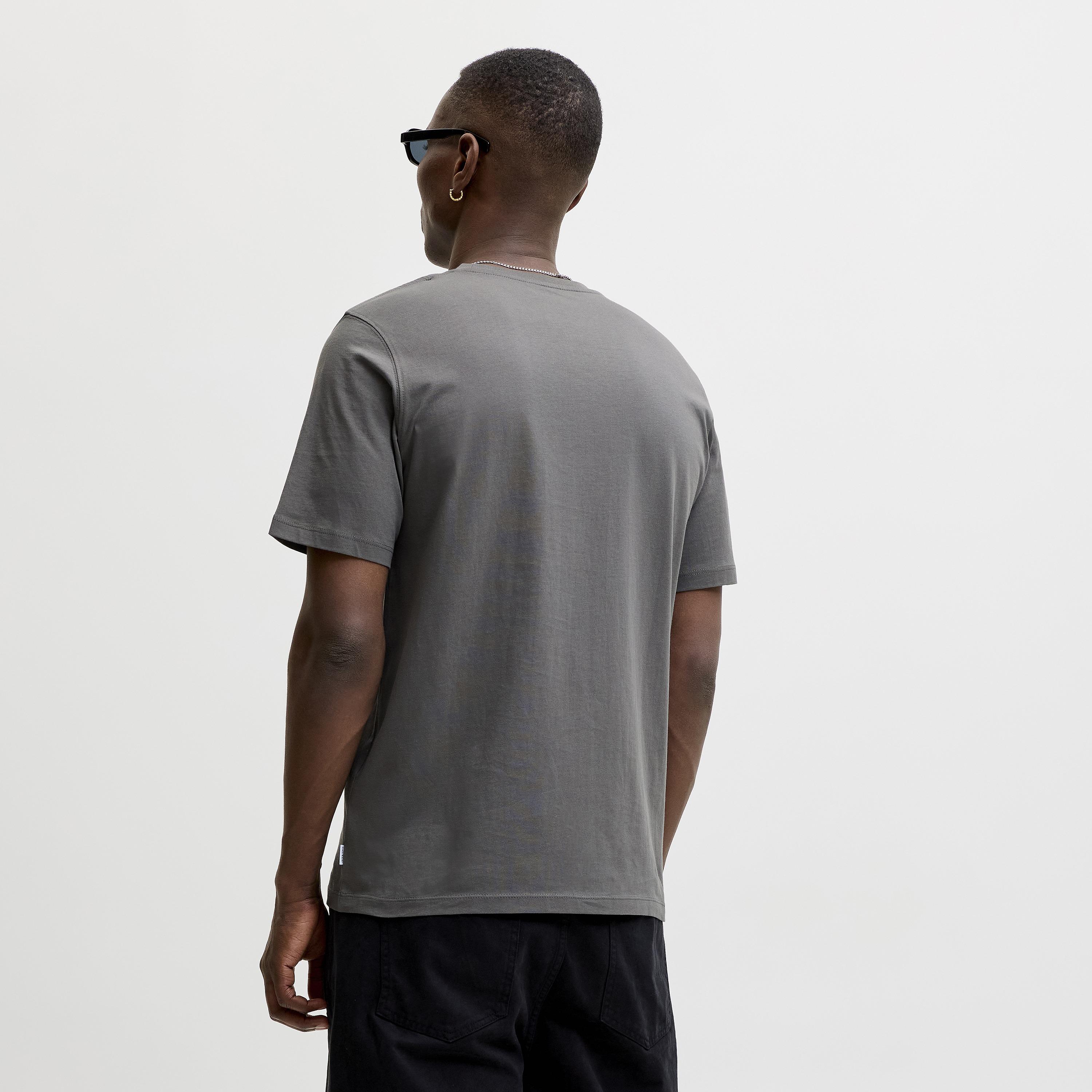 تيشرت رجالي سادة بياقة مستديرة وأكمام قصيرة من جاك آند جونز-men-clothing-tshirtsandpolos-tshirts-image-50