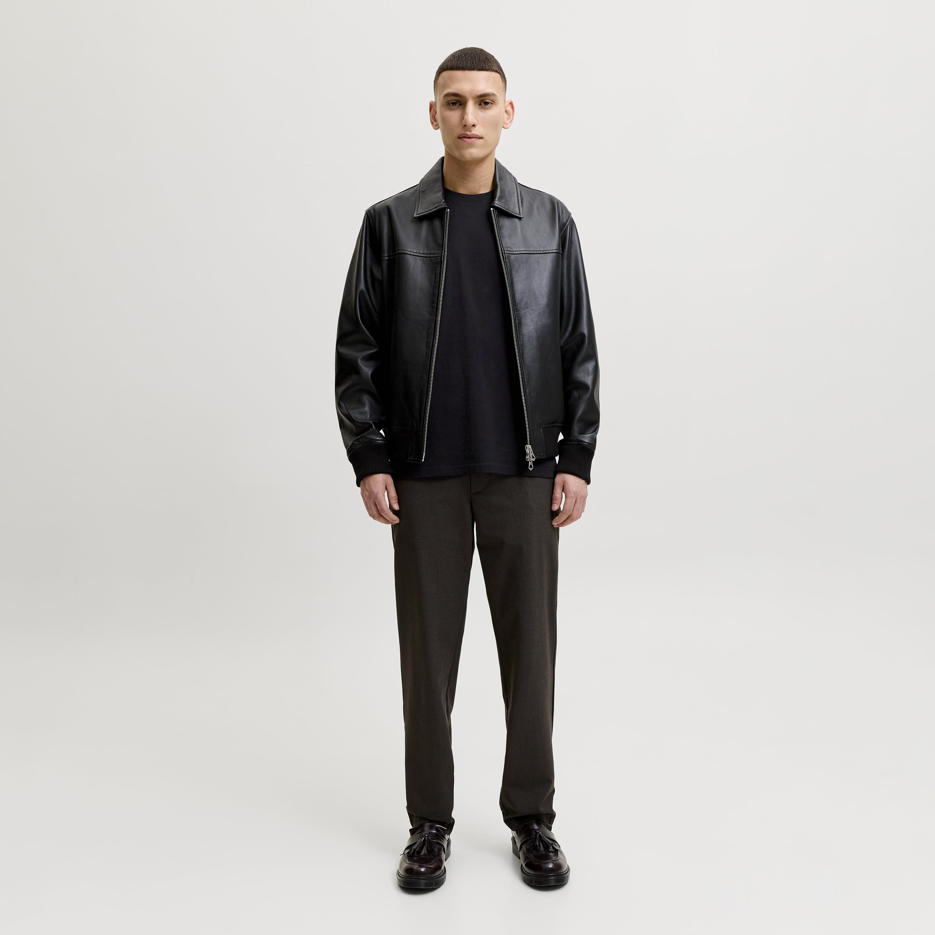 تيشرت رجالي سادة بياقة مستديرة وأكمام قصيرة من جاك آند جونز-men-clothing-tshirtsandpolos-tshirts-image-10