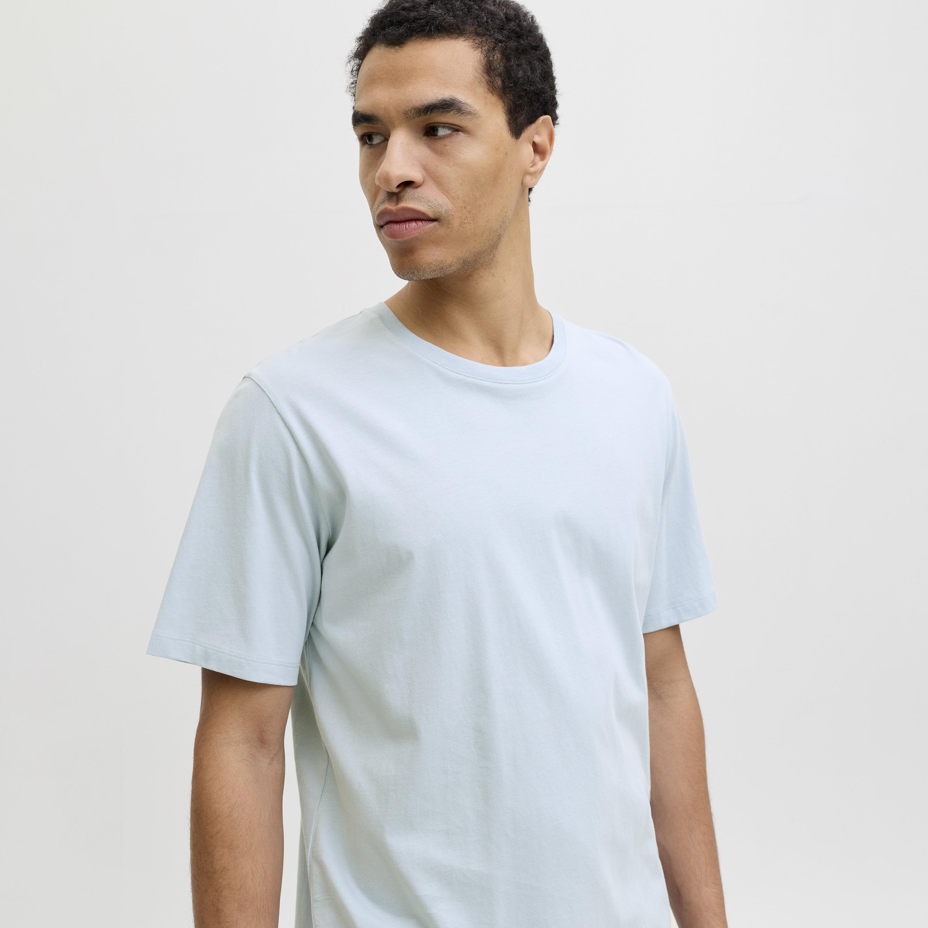 تيشرت رجالي سادة بياقة مستديرة وأكمام قصيرة من جاك آند جونز-men-clothing-tshirtsandpolos-tshirts-image-27