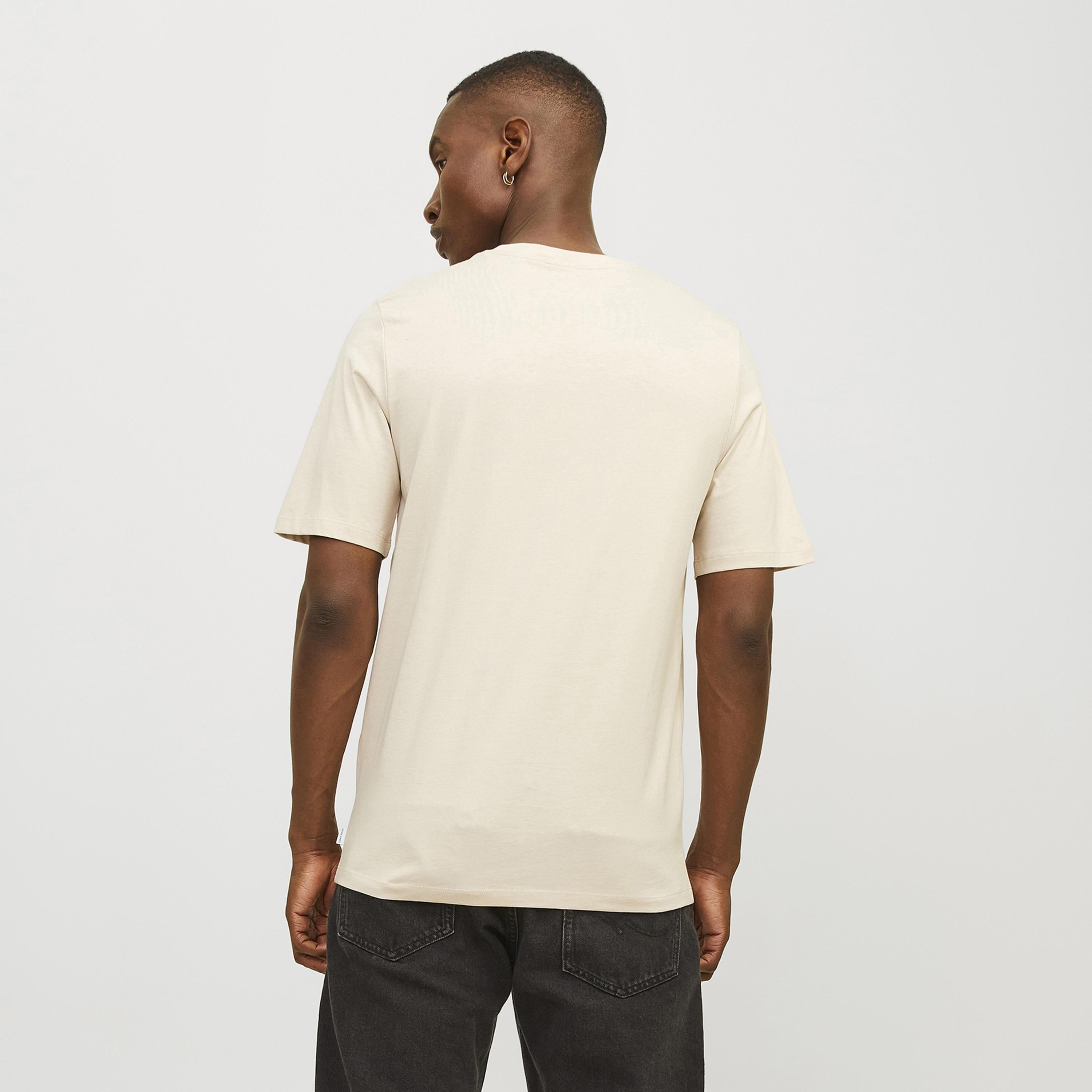 تيشرت رجالي سادة بياقة مستديرة وأكمام قصيرة من جاك آند جونز-men-clothing-tshirtsandpolos-tshirts-image-36
