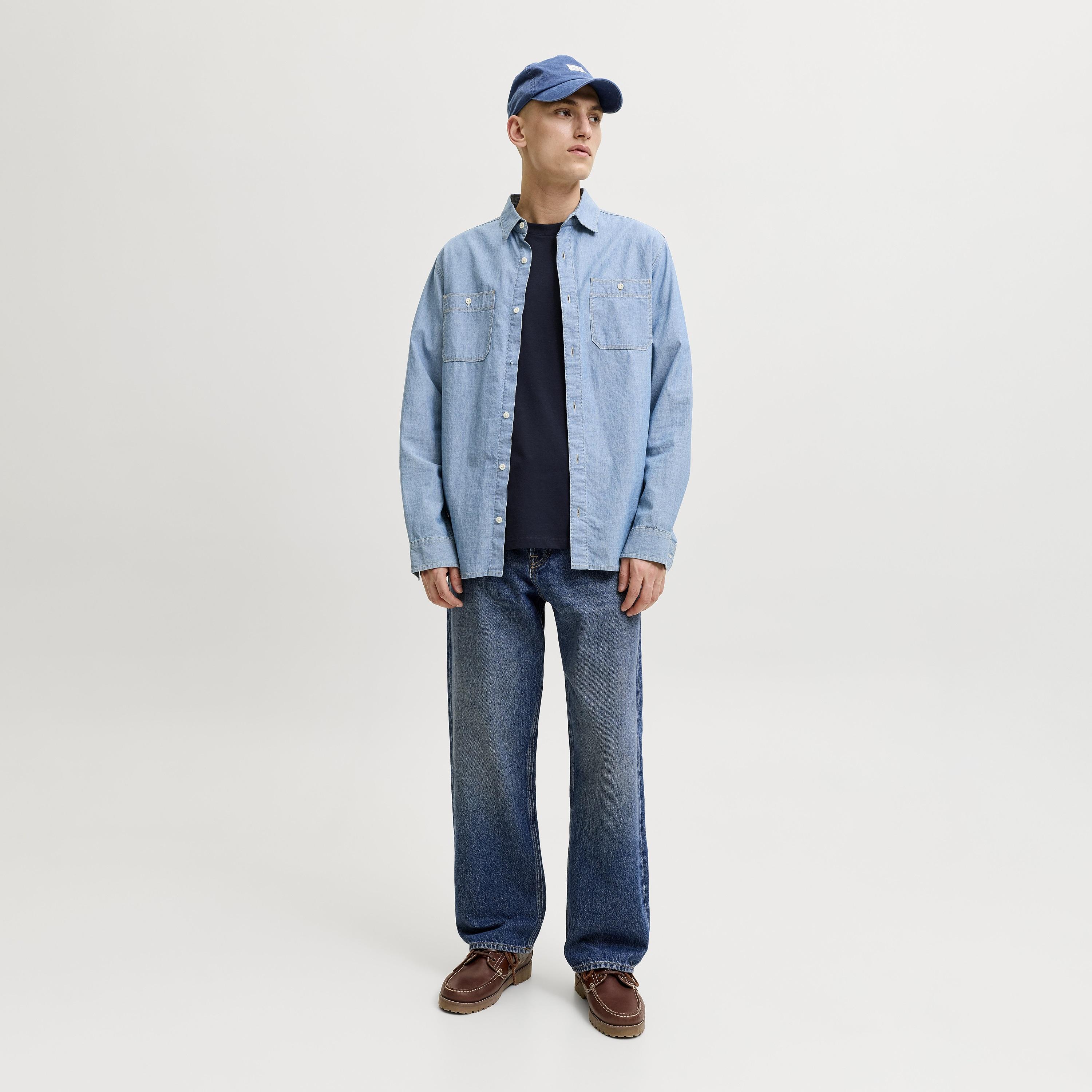 تيشرت رجالي سادة بياقة مستديرة وأكمام قصيرة من جاك آند جونز-men-clothing-tshirtsandpolos-tshirts-image-2