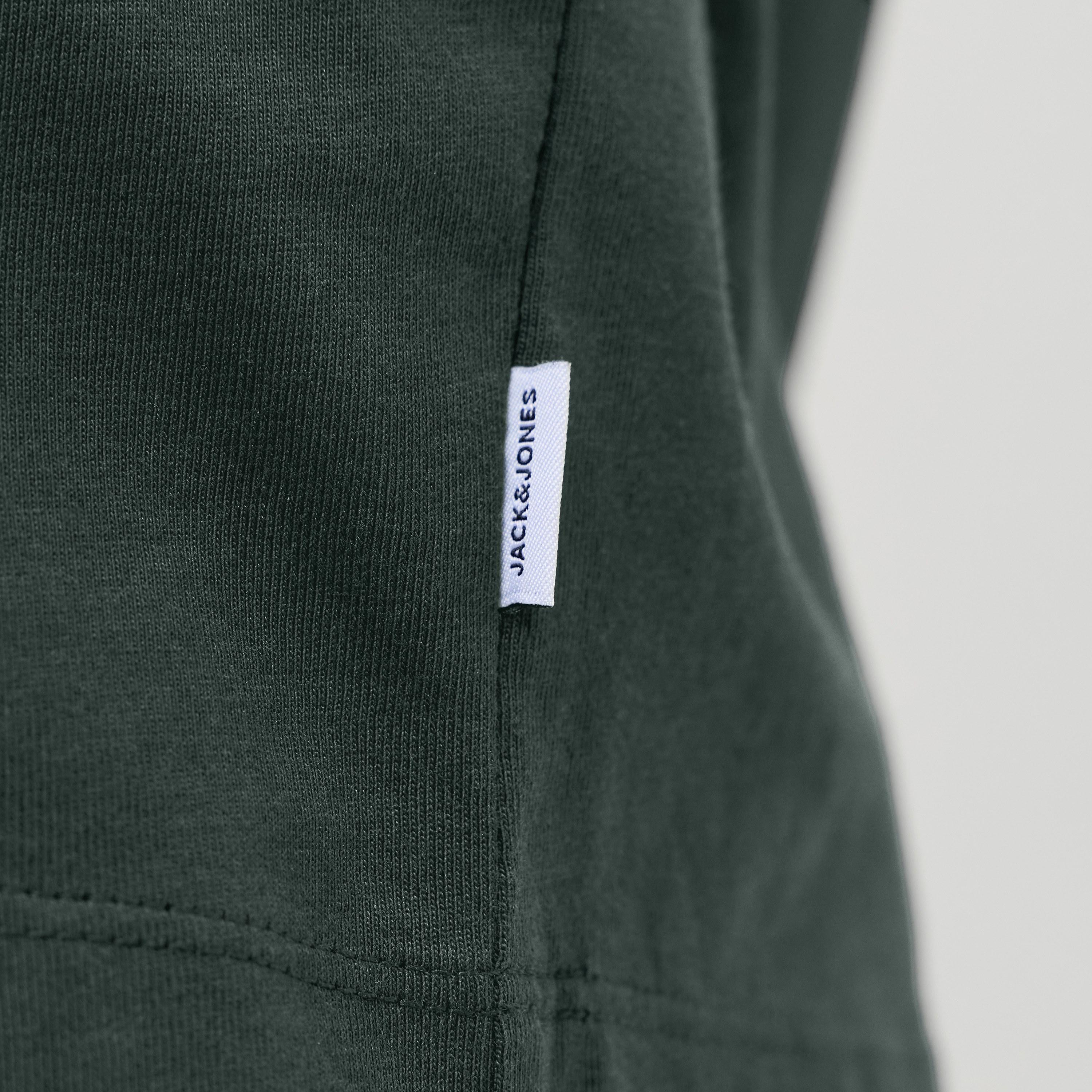 تيشرت رجالي سادة بياقة مستديرة وأكمام قصيرة من جاك آند جونز-men-clothing-tshirtsandpolos-tshirts-image-66
