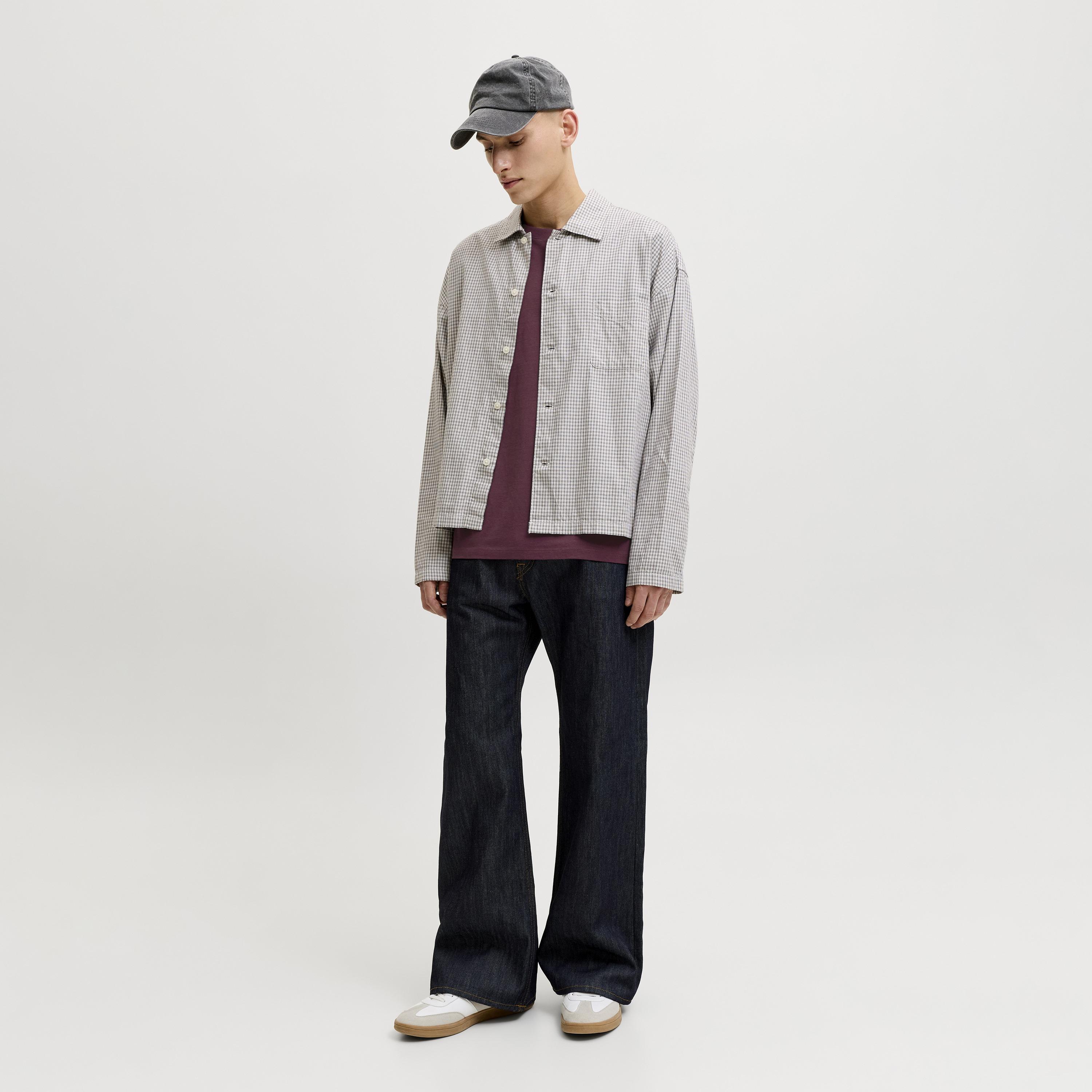 تيشرت رجالي سادة بياقة مستديرة وأكمام قصيرة من جاك آند جونز-men-clothing-tshirtsandpolos-tshirts-image-40