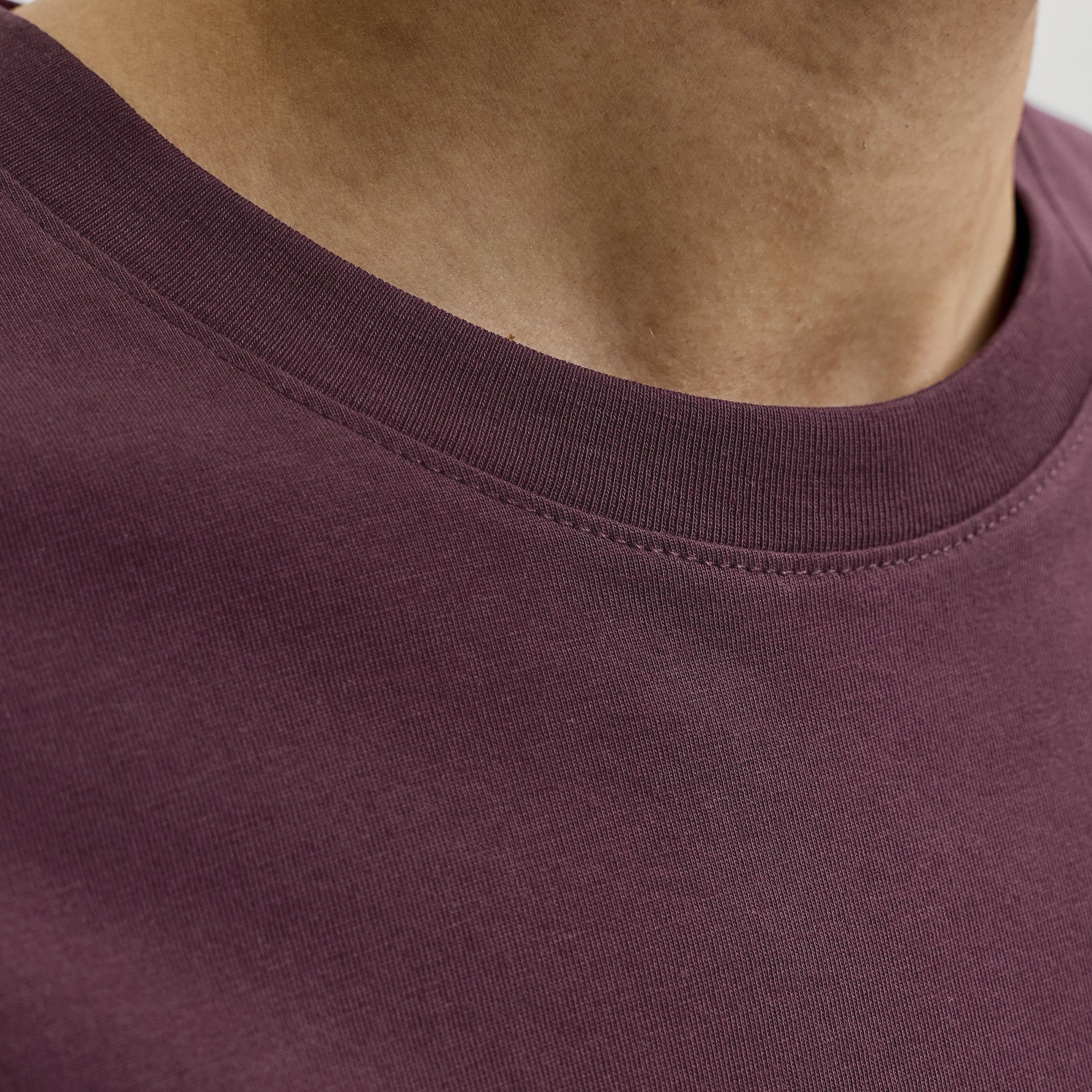 تيشرت رجالي سادة بياقة مستديرة وأكمام قصيرة من جاك آند جونز-men-clothing-tshirtsandpolos-tshirts-image-43