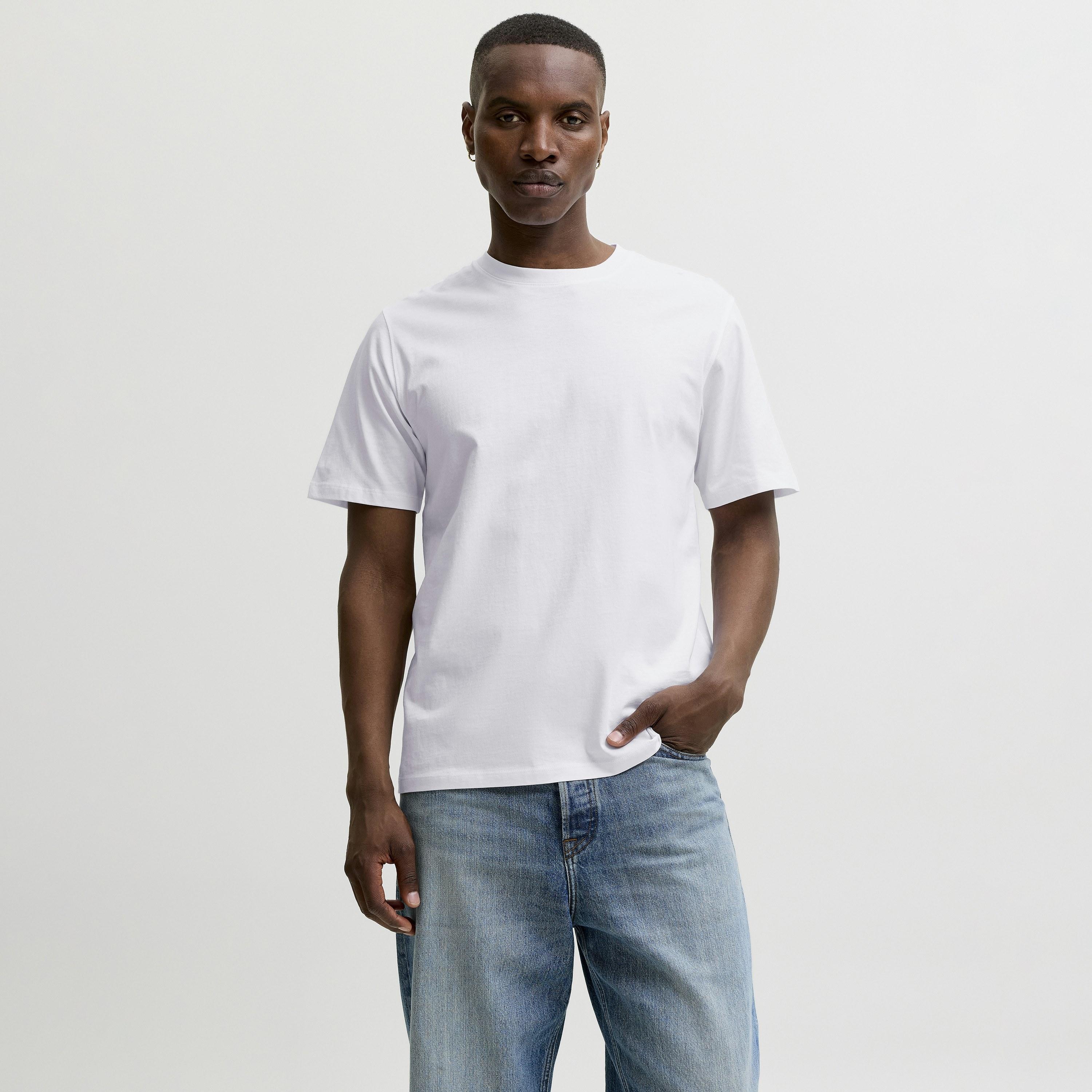 تيشرت رجالي سادة بياقة مستديرة وأكمام قصيرة من جاك آند جونز-men-clothing-tshirtsandpolos-tshirts-image-17