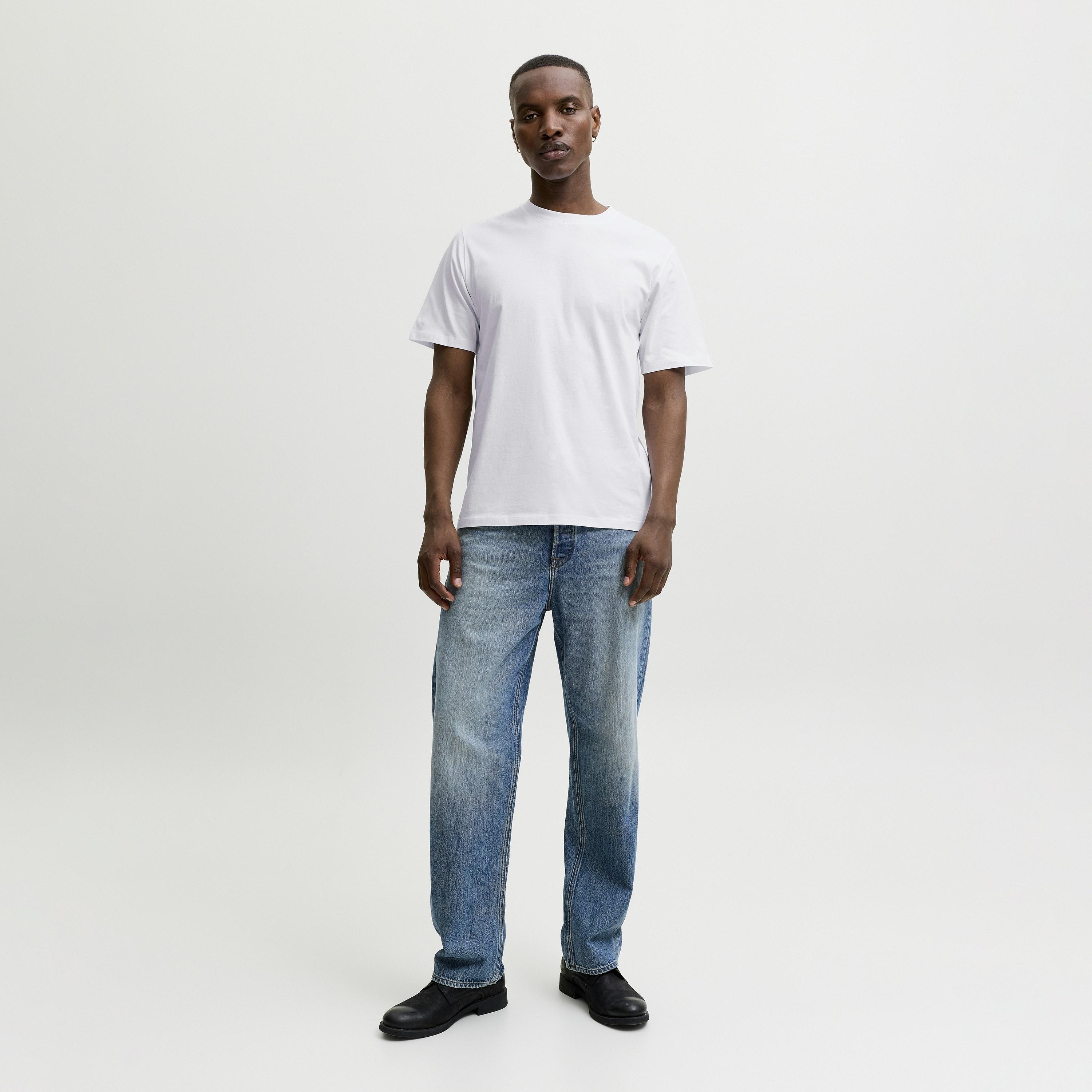 تيشرت رجالي سادة بياقة مستديرة وأكمام قصيرة من جاك آند جونز-men-clothing-tshirtsandpolos-tshirts-image-18