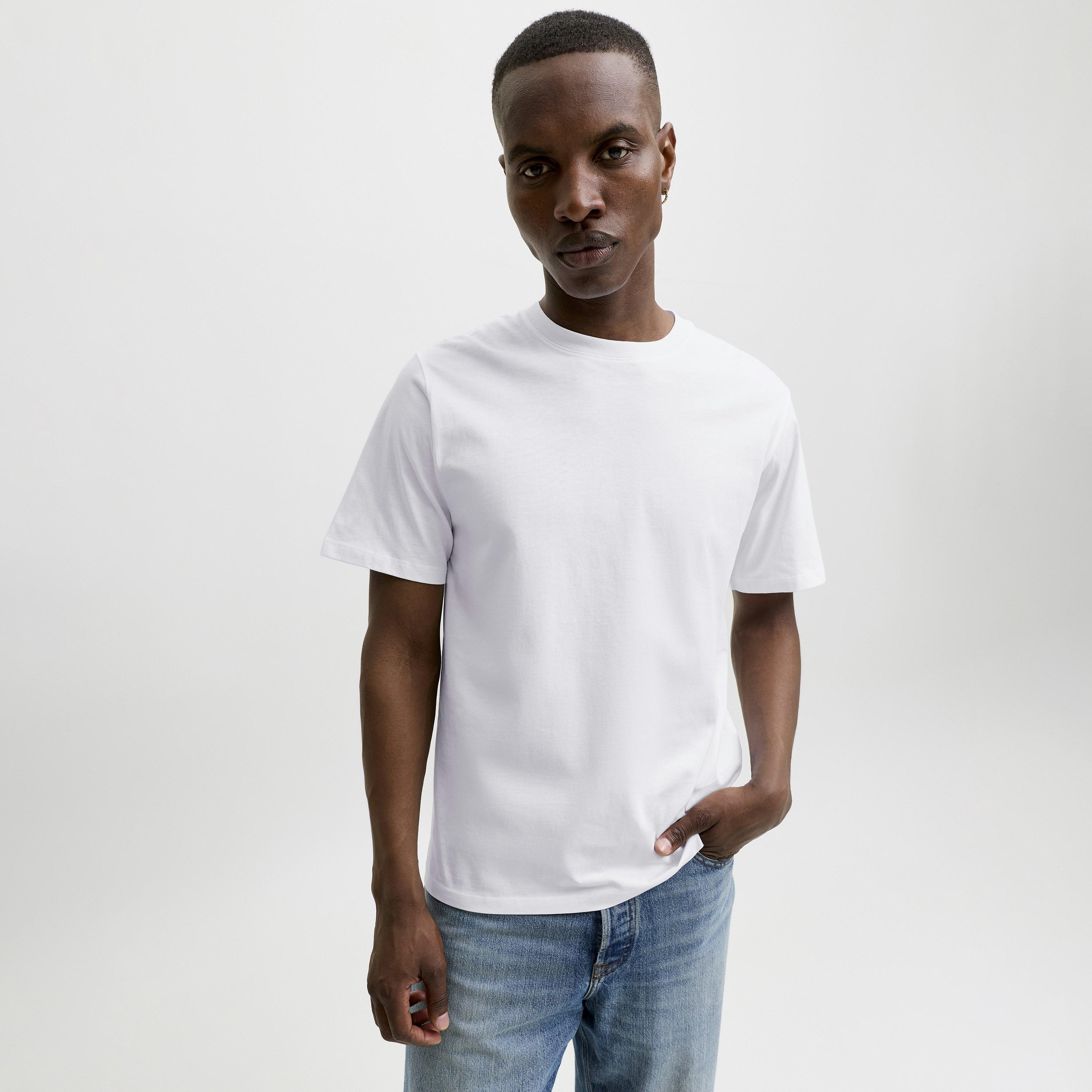 تيشرت رجالي سادة بياقة مستديرة وأكمام قصيرة من جاك آند جونز-men-clothing-tshirtsandpolos-tshirts-image-21