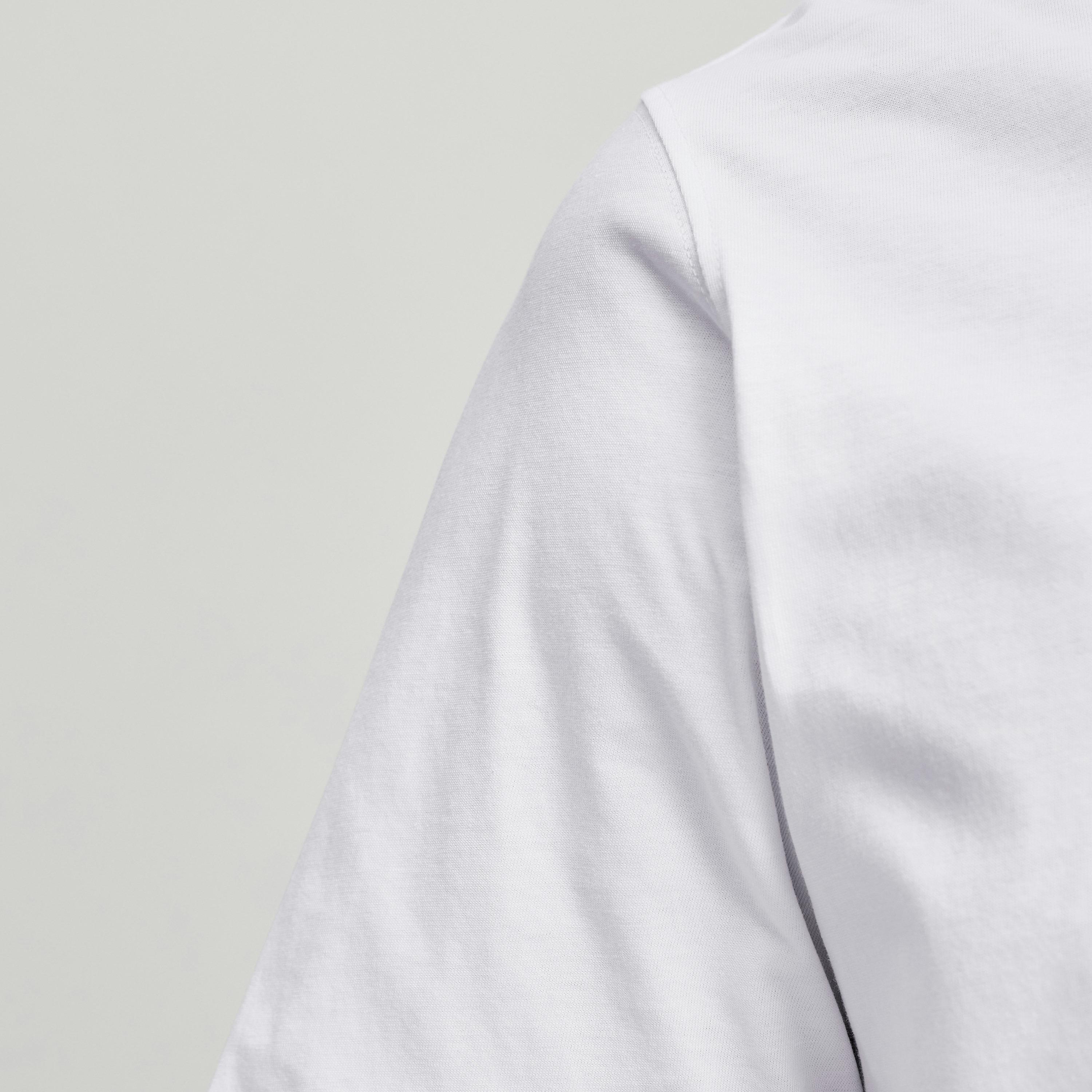 تيشرت رجالي سادة بياقة مستديرة وأكمام قصيرة من جاك آند جونز-men-clothing-tshirtsandpolos-tshirts-image-22