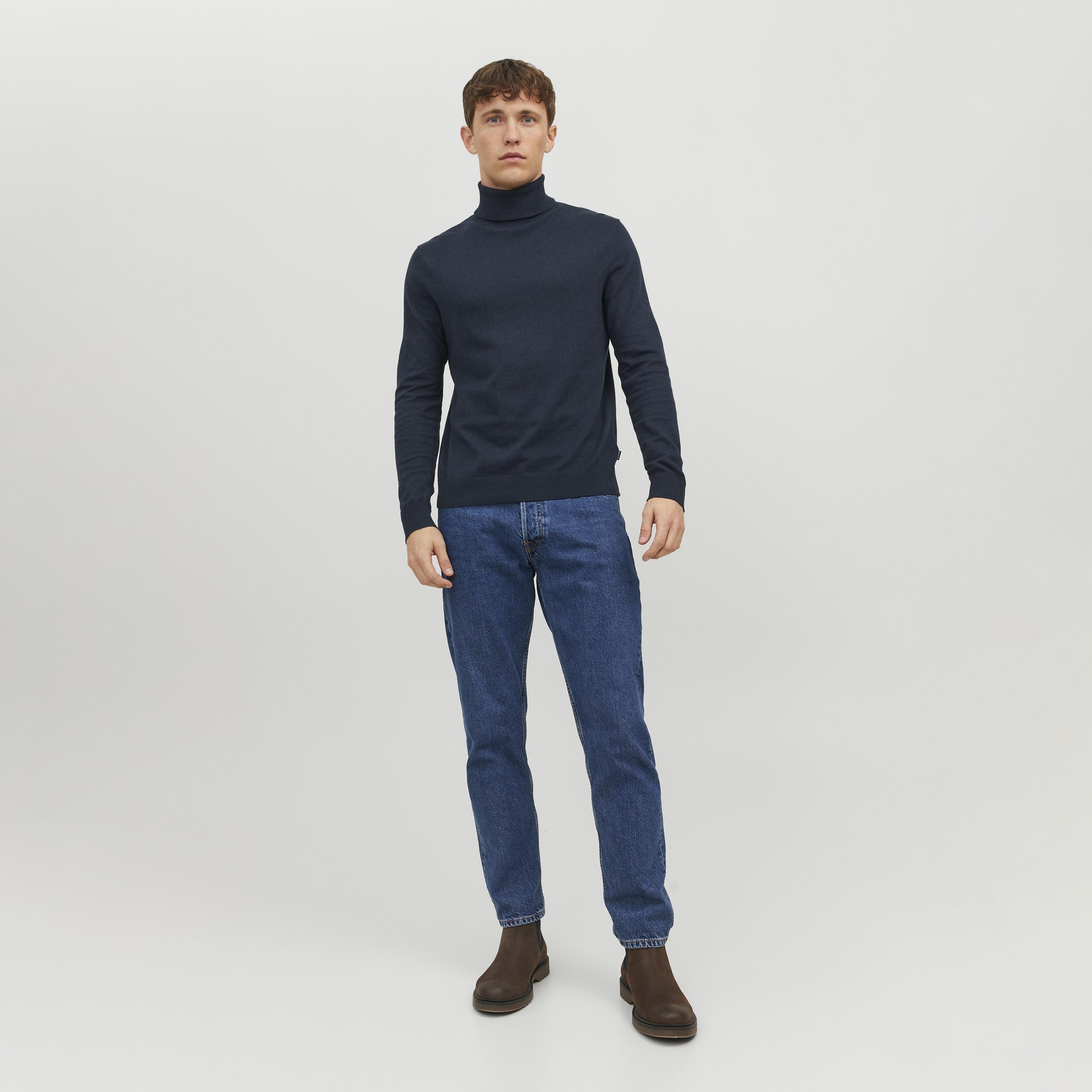 بلوفر رجالي سادة بياقة عالية (تيرتل نيك) وأكمام طويلة من جاك آند جونز-men-clothing-sweatersandpullovers-image-2