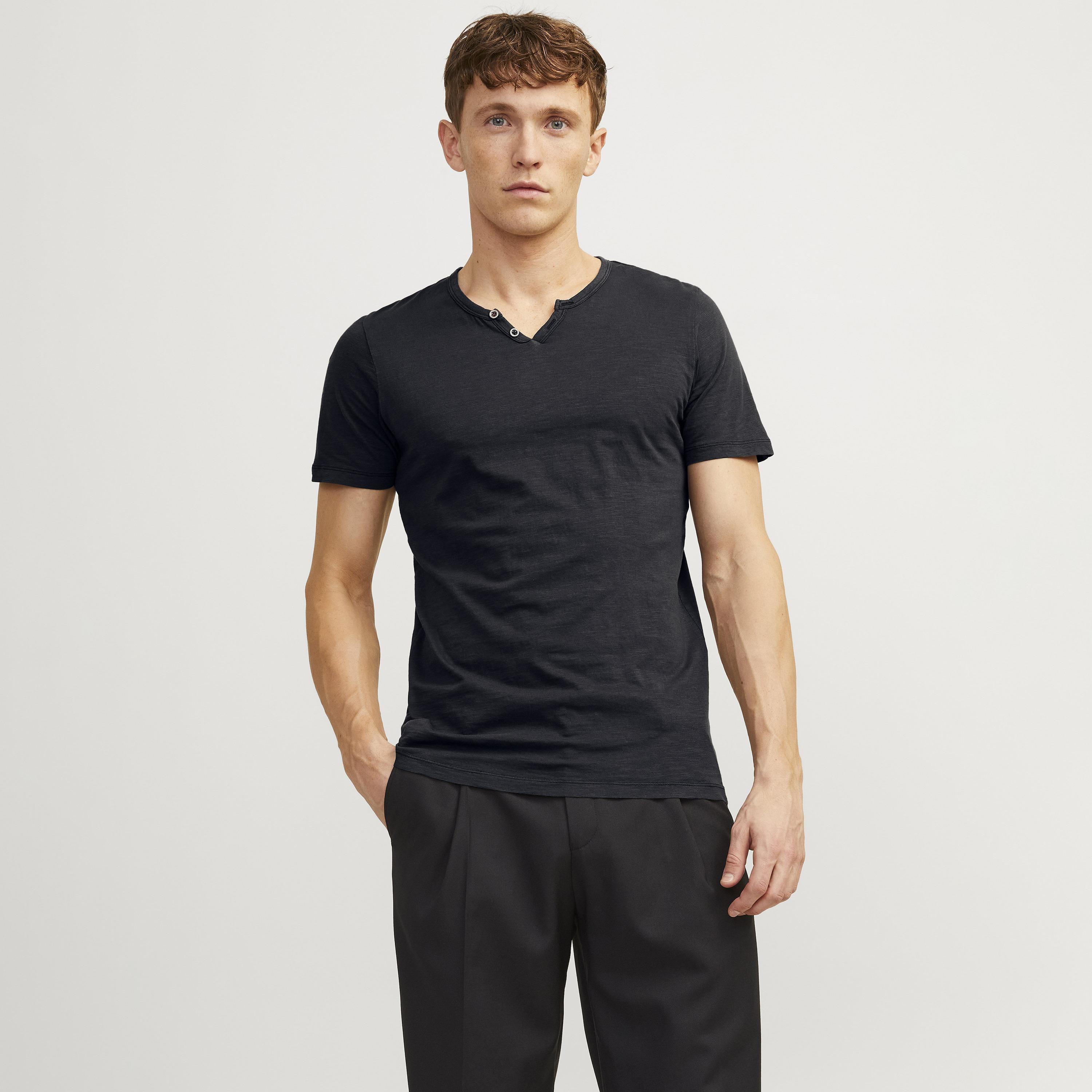 تيشرت رجالي مغزول (هيدرد) بياقة هنلي وأكمام قصيرة من جاك آند جونز-men-clothing-tshirtsandpolos-tshirts-image-33
