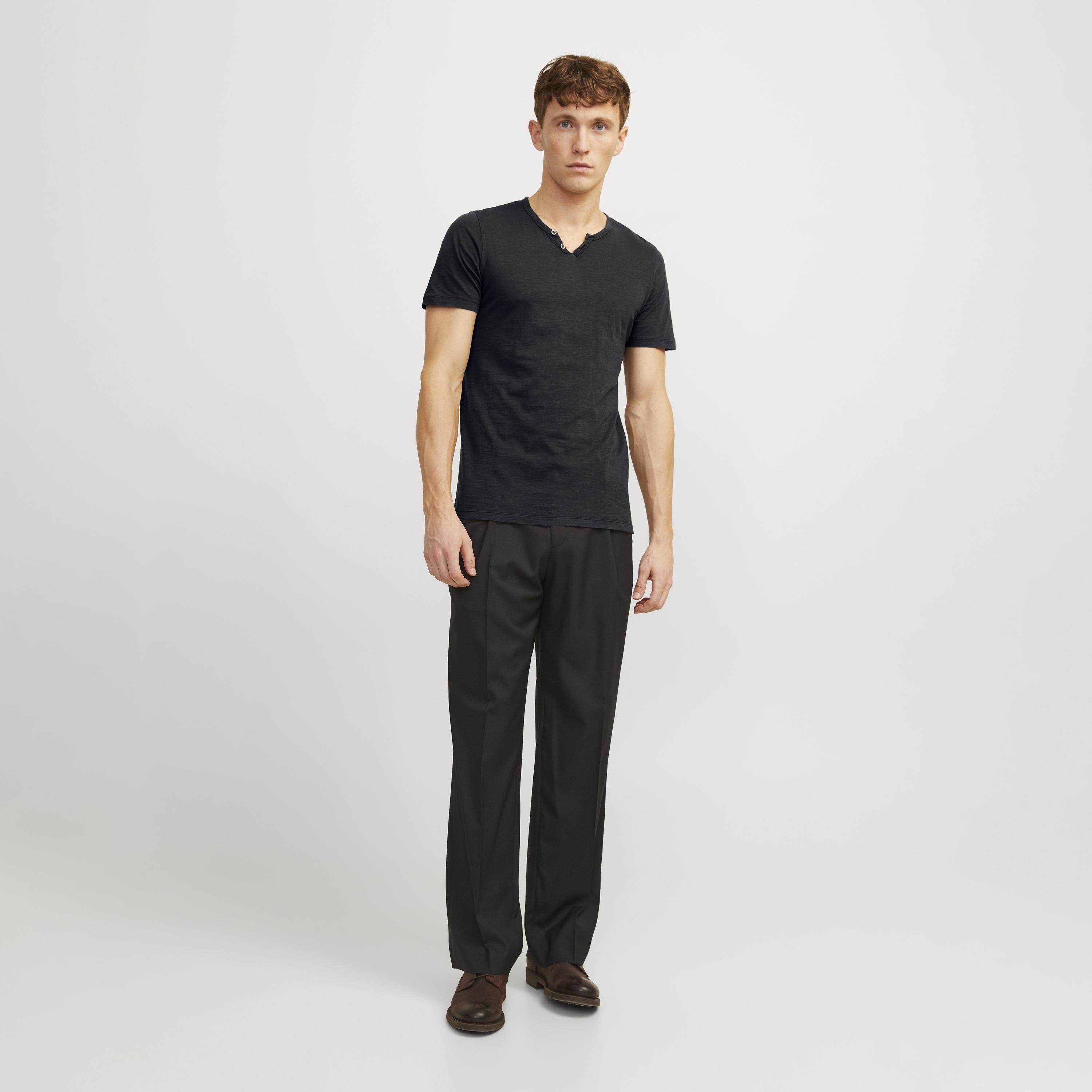 تيشرت رجالي مغزول (هيدرد) بياقة هنلي وأكمام قصيرة من جاك آند جونز-men-clothing-tshirtsandpolos-tshirts-image-34