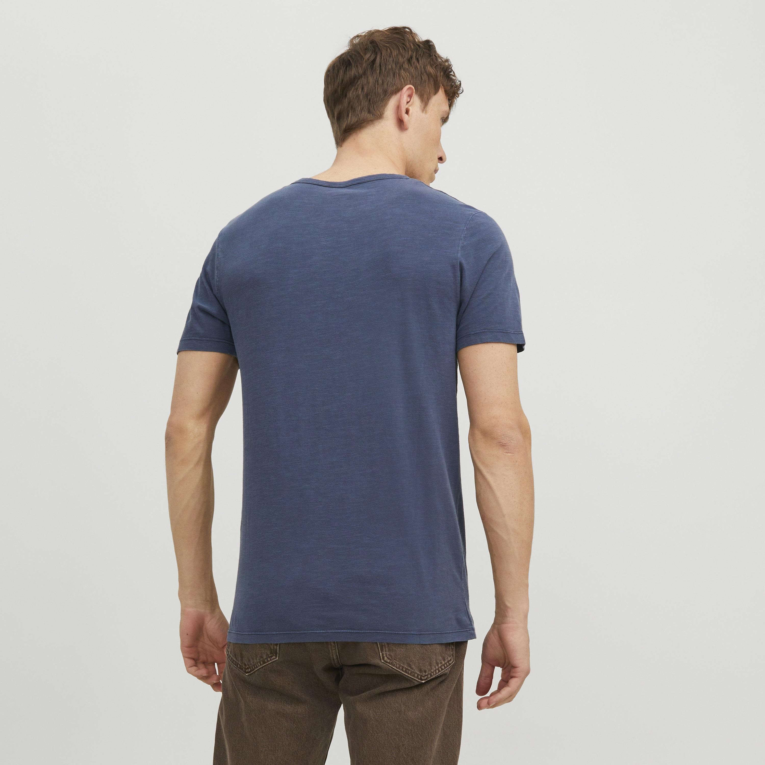 تيشرت رجالي مغزول (هيدرد) بياقة هنلي وأكمام قصيرة من جاك آند جونز-men-clothing-tshirtsandpolos-tshirts-image-4