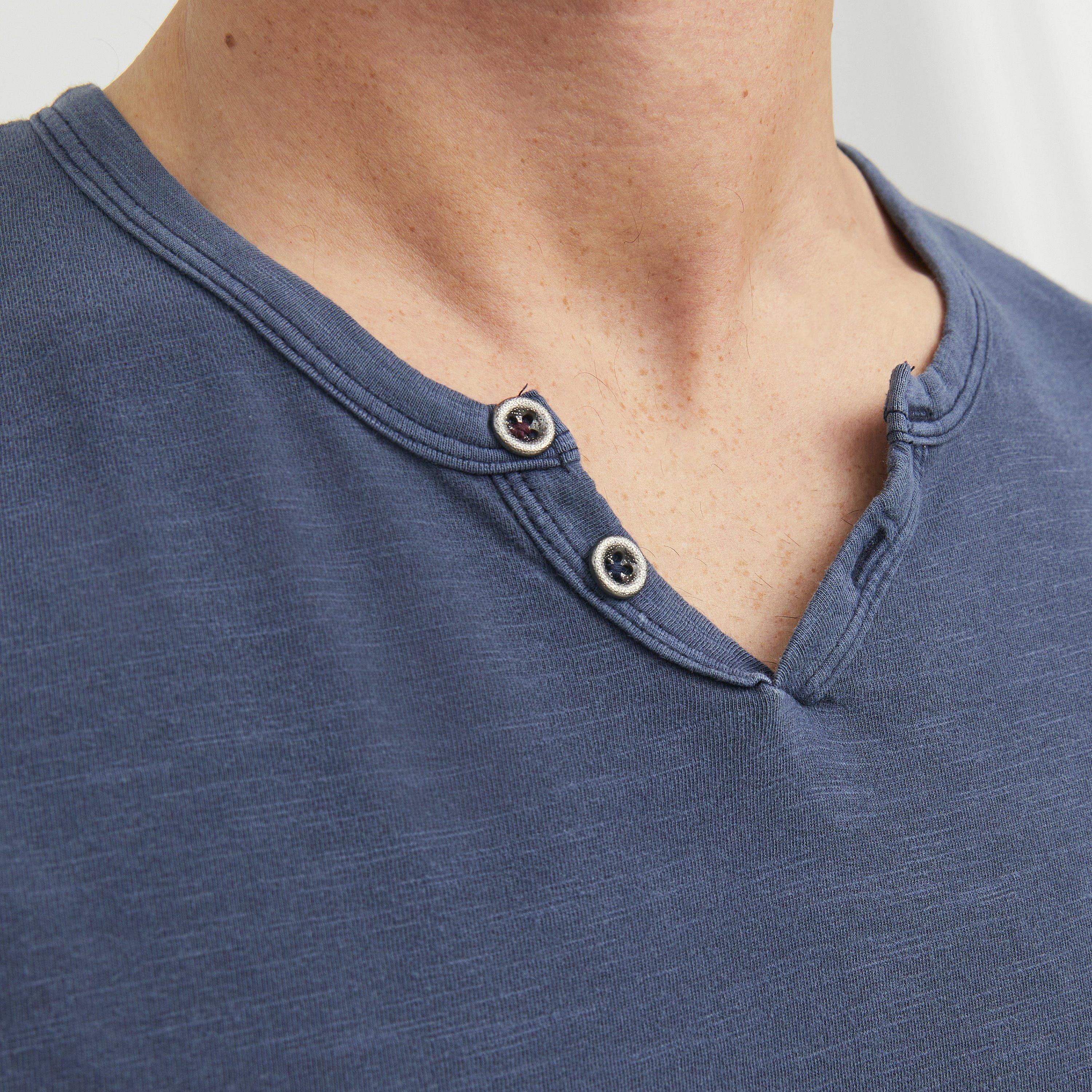 تيشرت رجالي مغزول (هيدرد) بياقة هنلي وأكمام قصيرة من جاك آند جونز-men-clothing-tshirtsandpolos-tshirts-image-6