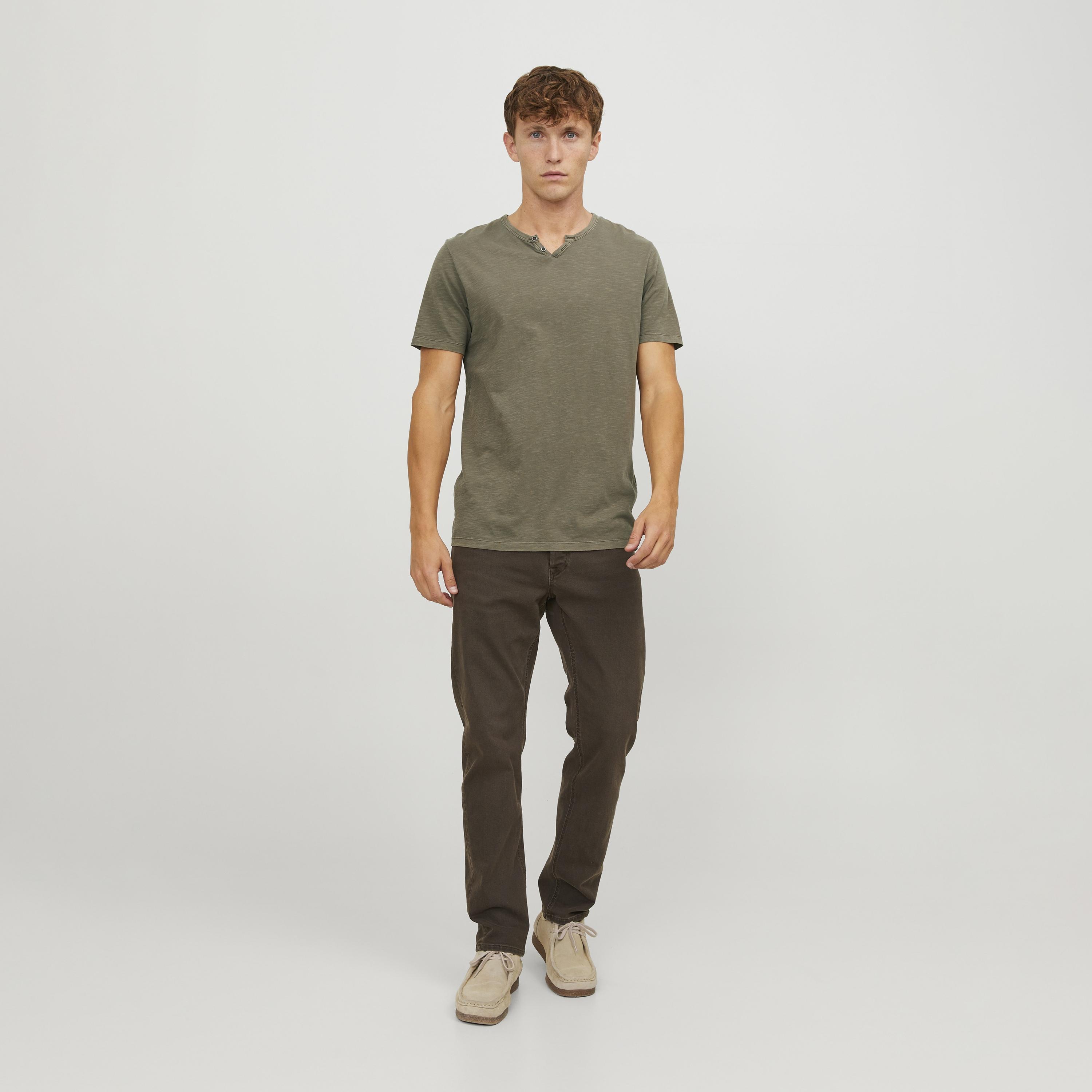 تيشرت رجالي مغزول (هيدرد) بياقة هنلي وأكمام قصيرة من جاك آند جونز-men-clothing-tshirtsandpolos-tshirts-image-10
