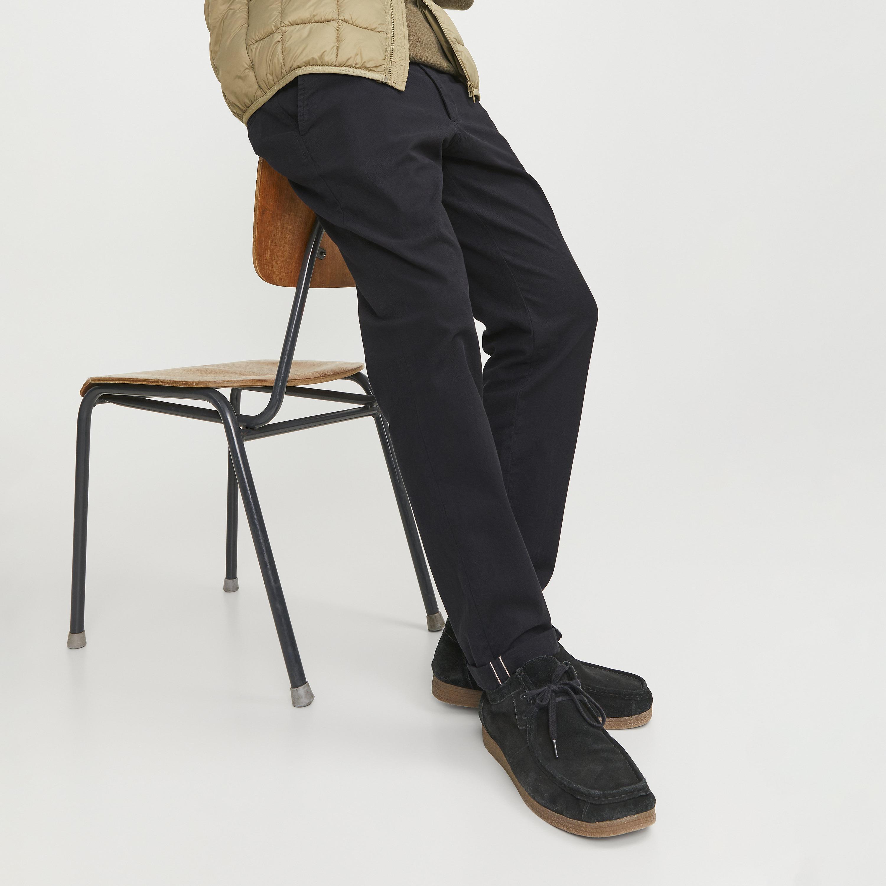 بنطال تشينو رجالي سادة بقصة ضيقة (سليم فيت) وخصر متوسط الارتفاع من جاك آند جونز-men-clothing-bottoms-trousersandchinos-chinos-image-22
