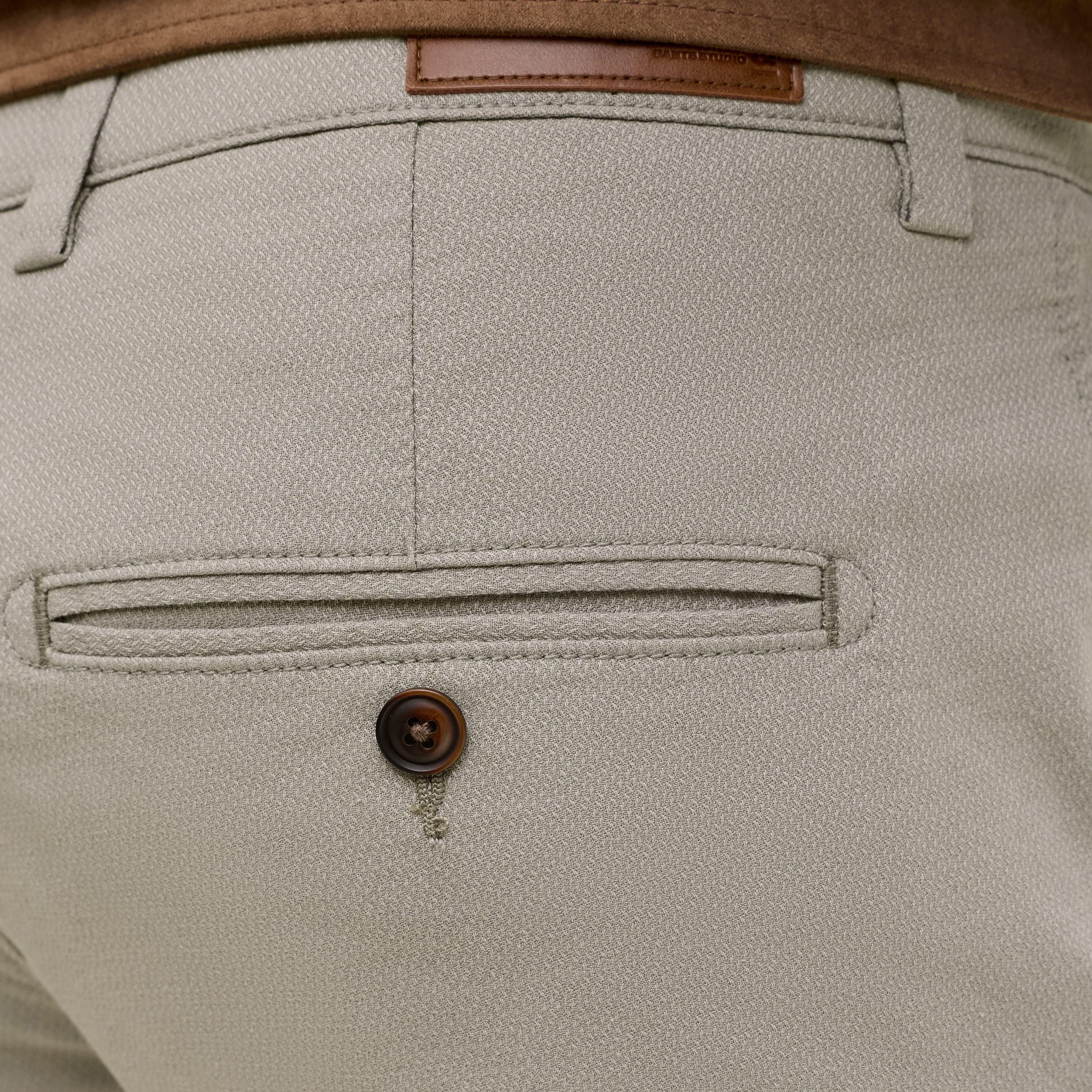 بنطال تشينو رجالي سادة بقصة ضيقة (سليم فيت) وخصر متوسط الارتفاع من جاك آند جونز-men-clothing-bottoms-trousersandchinos-chinos-image-40