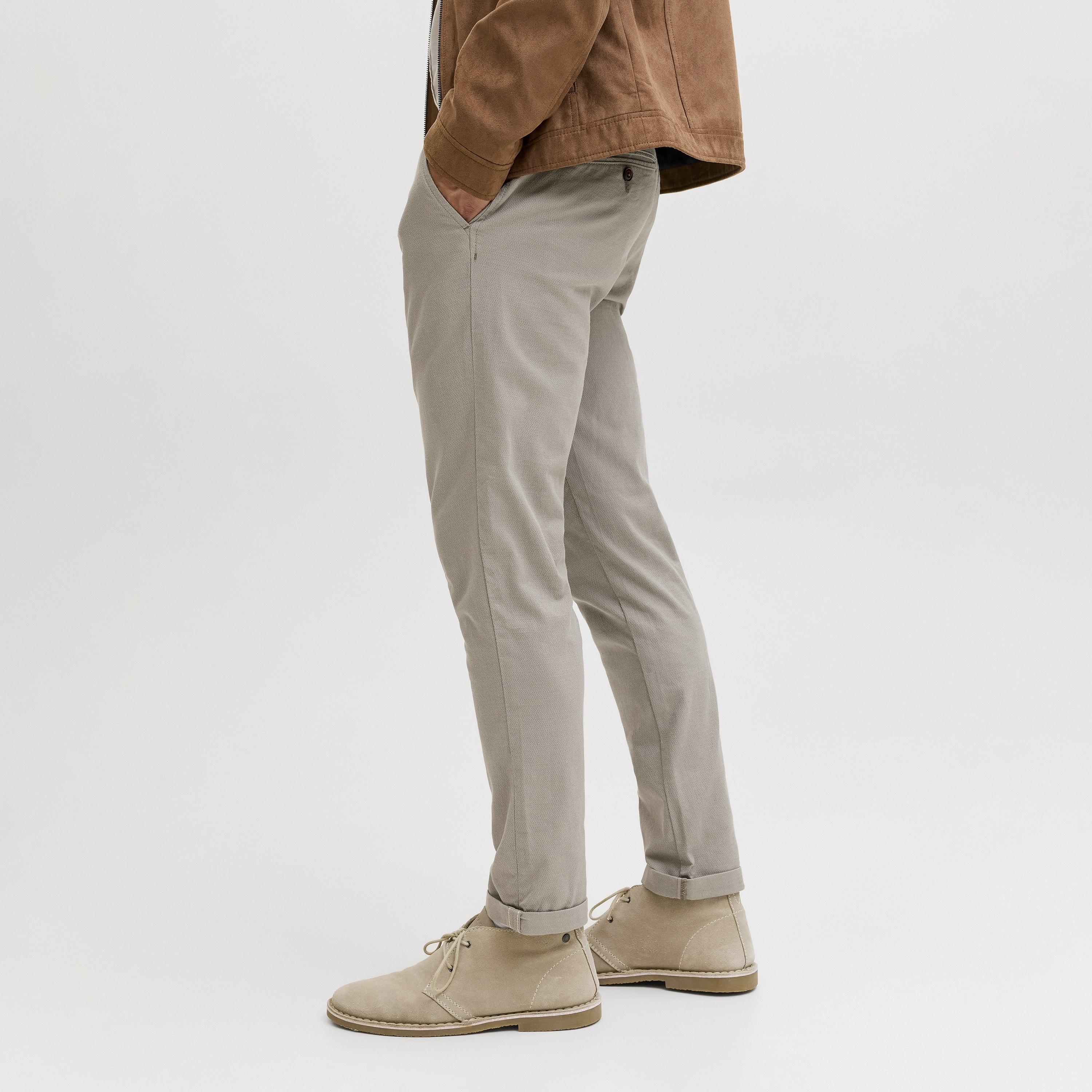 بنطال تشينو رجالي سادة بقصة ضيقة (سليم فيت) وخصر متوسط الارتفاع من جاك آند جونز-men-clothing-bottoms-trousersandchinos-chinos-image-5