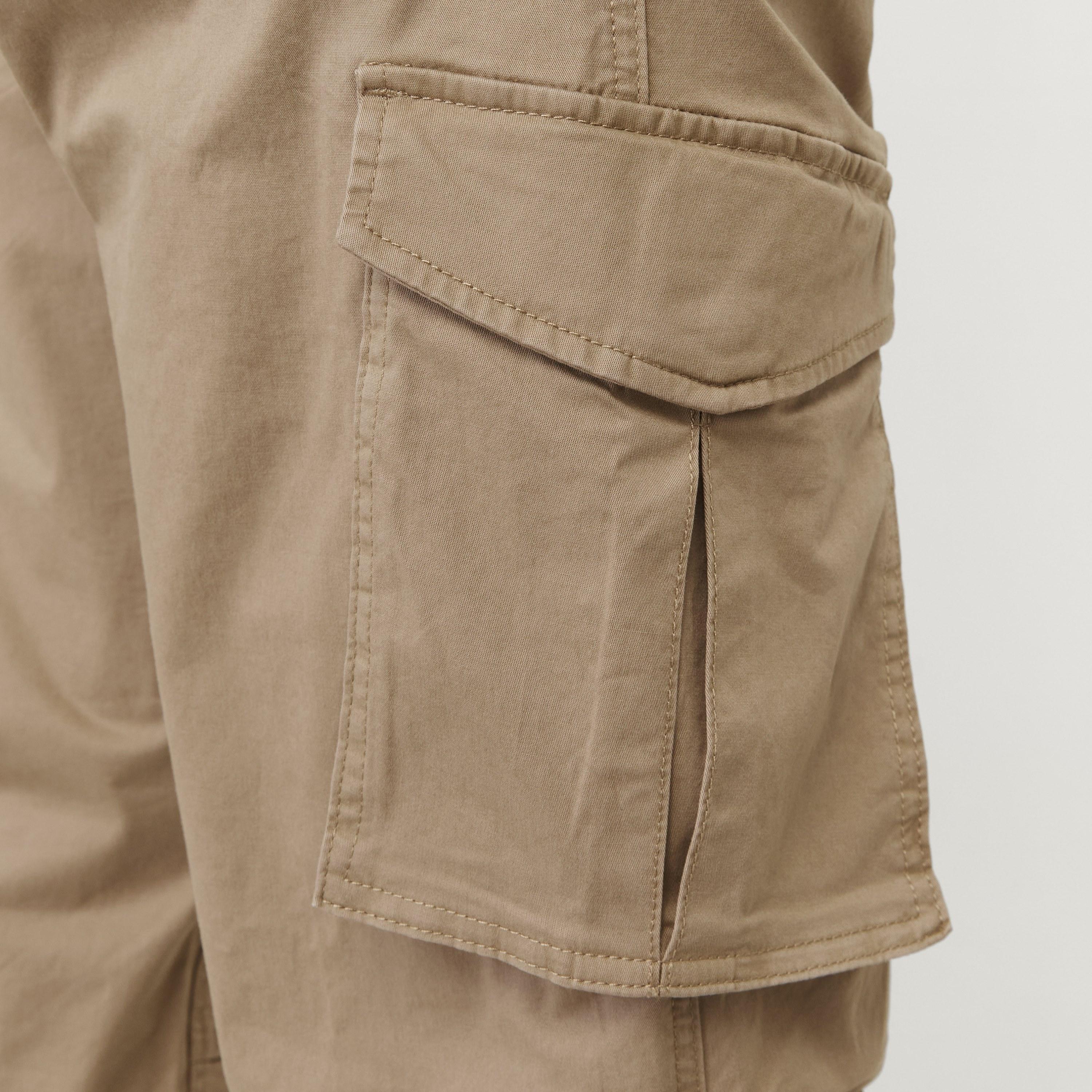 بنطال كارجو رجالي سادة بخصر متوسط الارتفاع مع زر وسحاب للإغلاق من جاك آند جونز-men-clothing-bottoms-trousersandchinos-trousers-image-3
