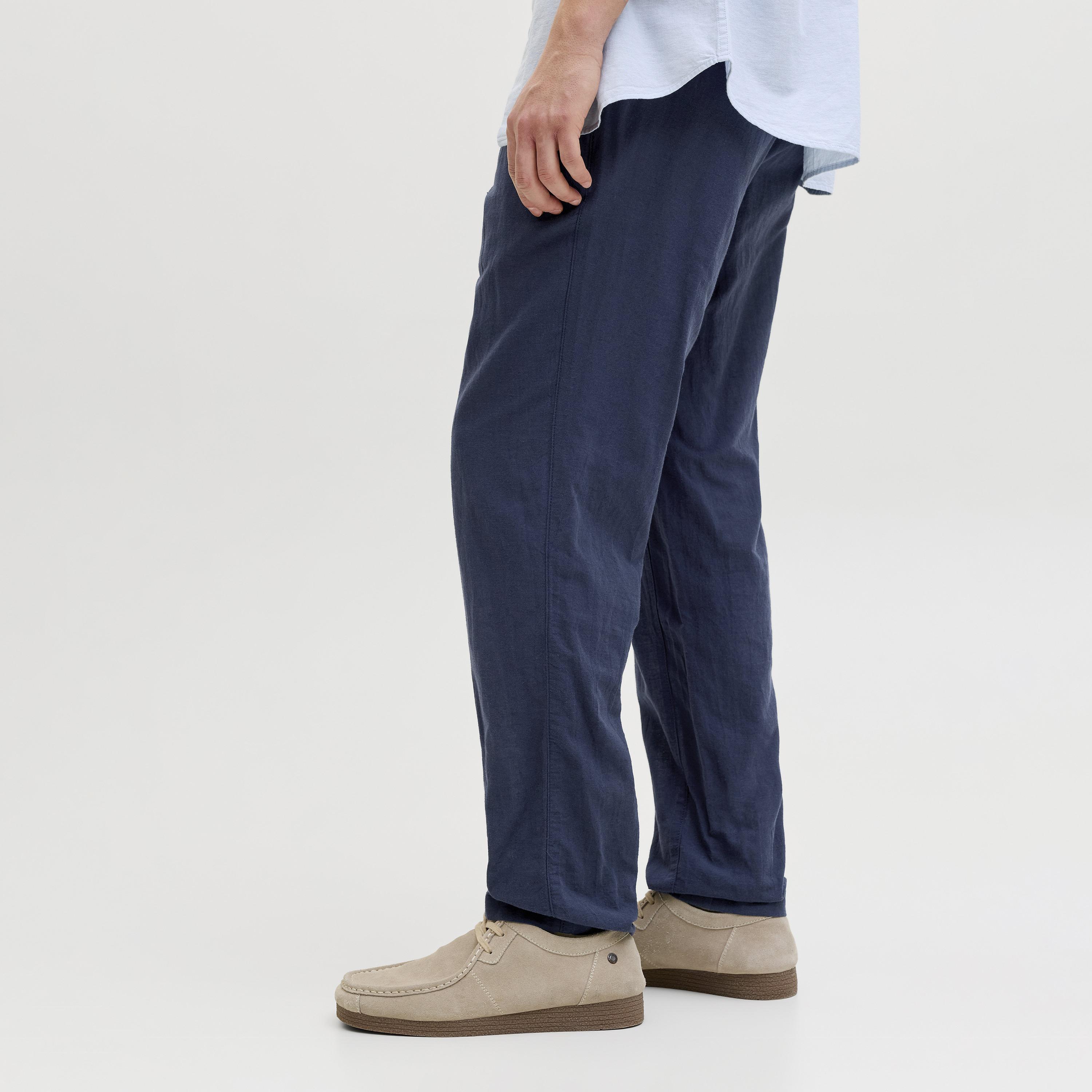 بنطلون تشينو رجالي بقصة مدببة (تاپيرد فيت) سادة بخصر متوسط الارتفاع من جاك آند جونز-men-clothing-bottoms-trousersandchinos-chinos-image-5
