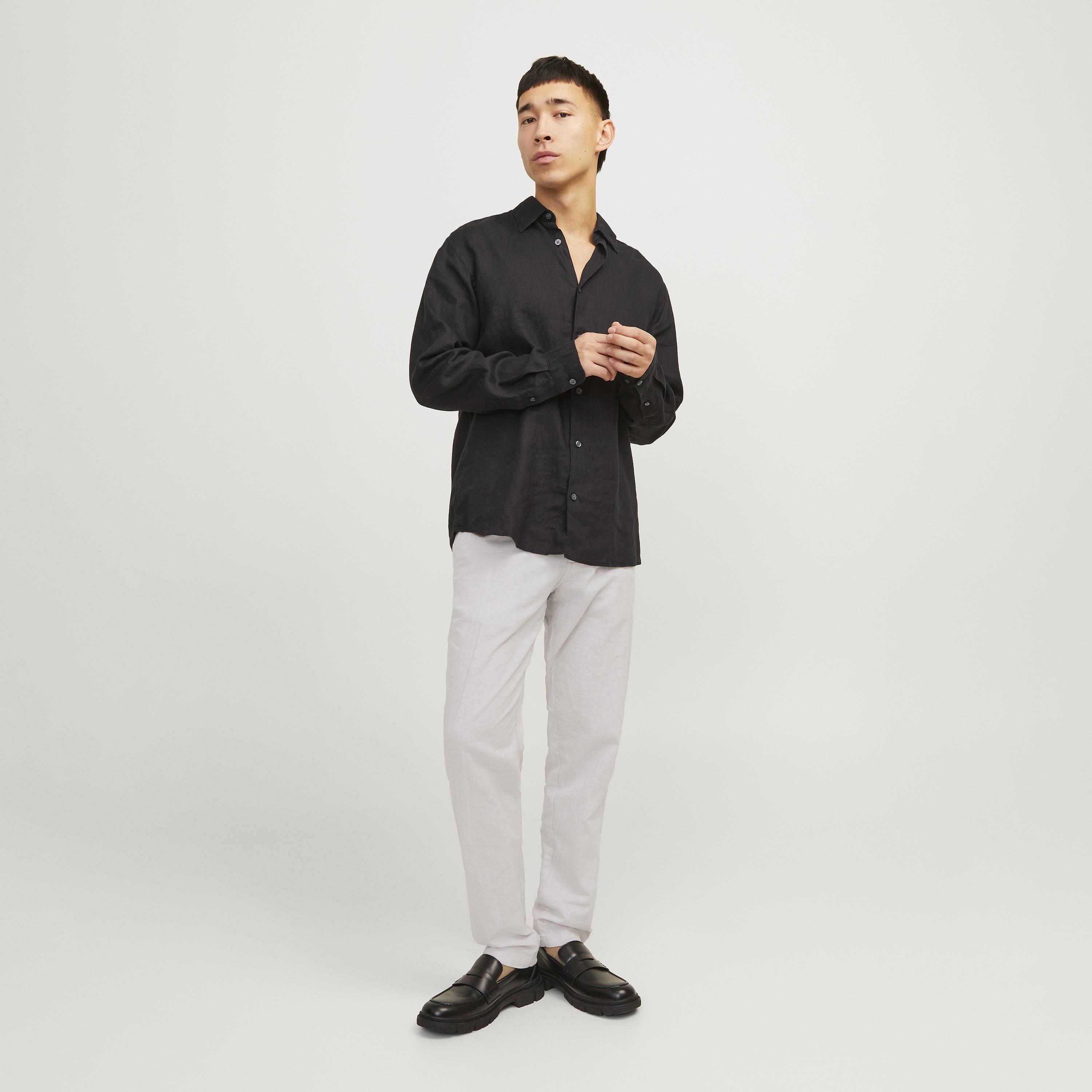 بنطلون تشينو رجالي بقصة مدببة (تاپيرد فيت) سادة بخصر متوسط الارتفاع من جاك آند جونز-men-clothing-bottoms-trousersandchinos-chinos-image-2