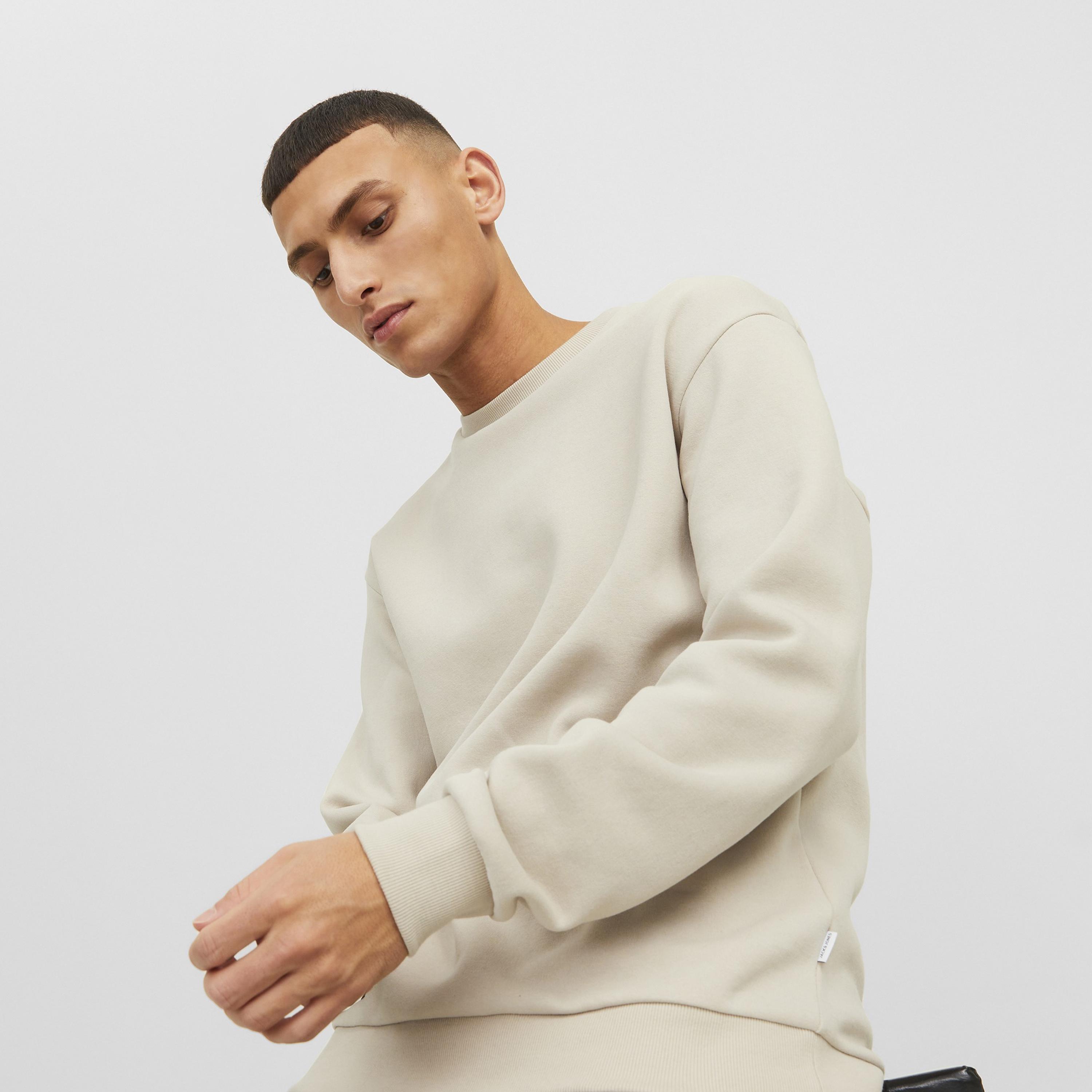 Jack & Jones Plain Crew Neck Long Sleeves Men's Sweatshirt-men-winterwear-hoodiesandsweatshirts-image-3