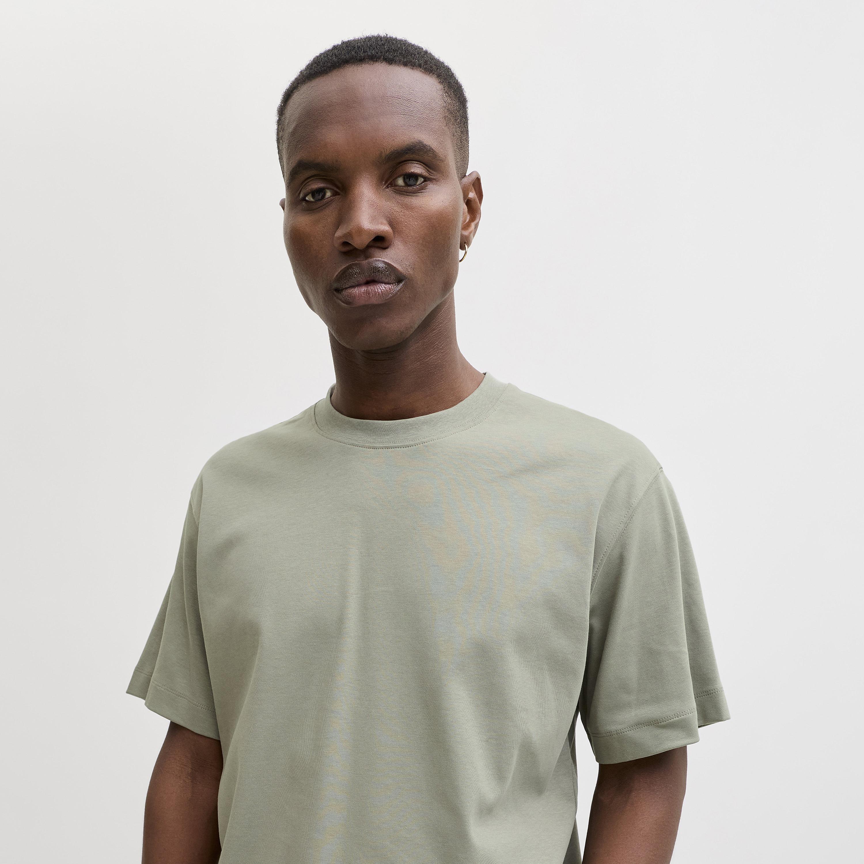 تيشرت رجالي سادة بياقة مستديرة وأكمام قصيرة من جاك آند جونز-men-clothing-tshirtsandpolos-tshirts-image-10