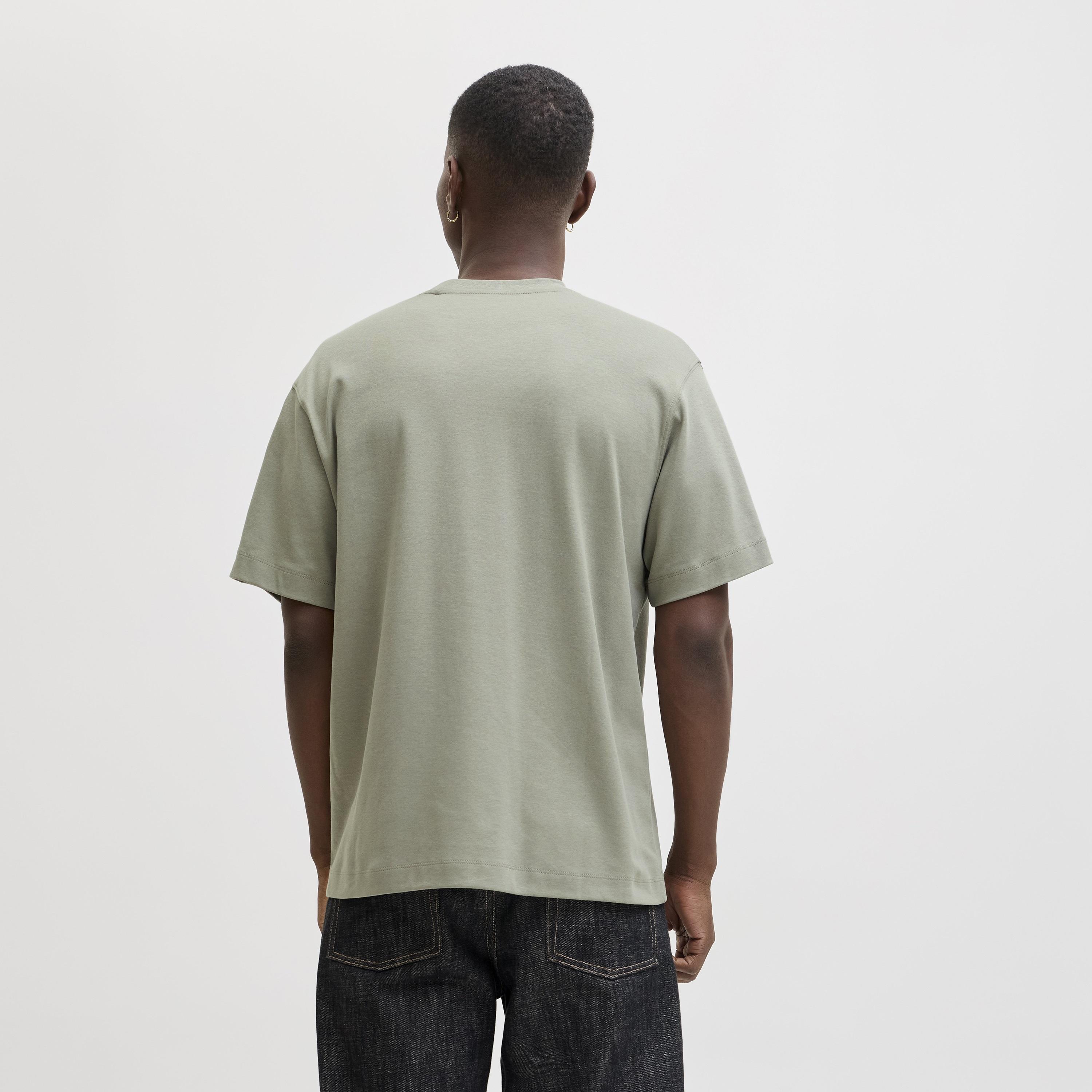 تيشرت رجالي سادة بياقة مستديرة وأكمام قصيرة من جاك آند جونز-men-clothing-tshirtsandpolos-tshirts-image-4