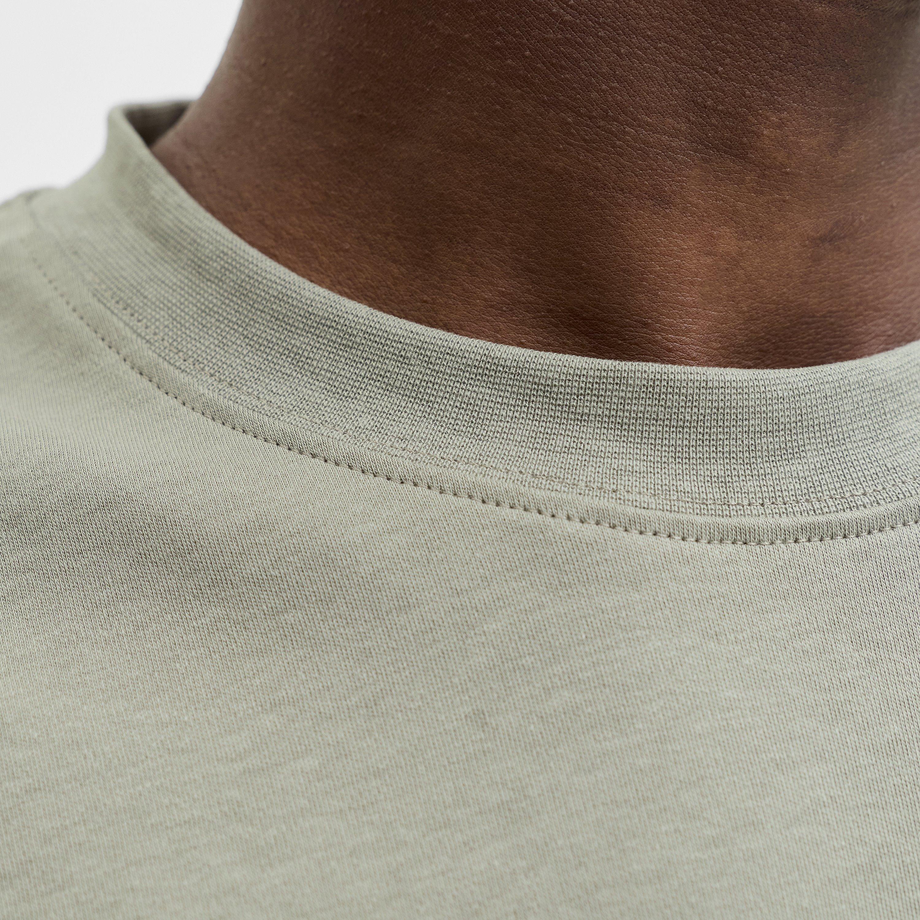 تيشرت رجالي سادة بياقة مستديرة وأكمام قصيرة من جاك آند جونز-men-clothing-tshirtsandpolos-tshirts-image-5