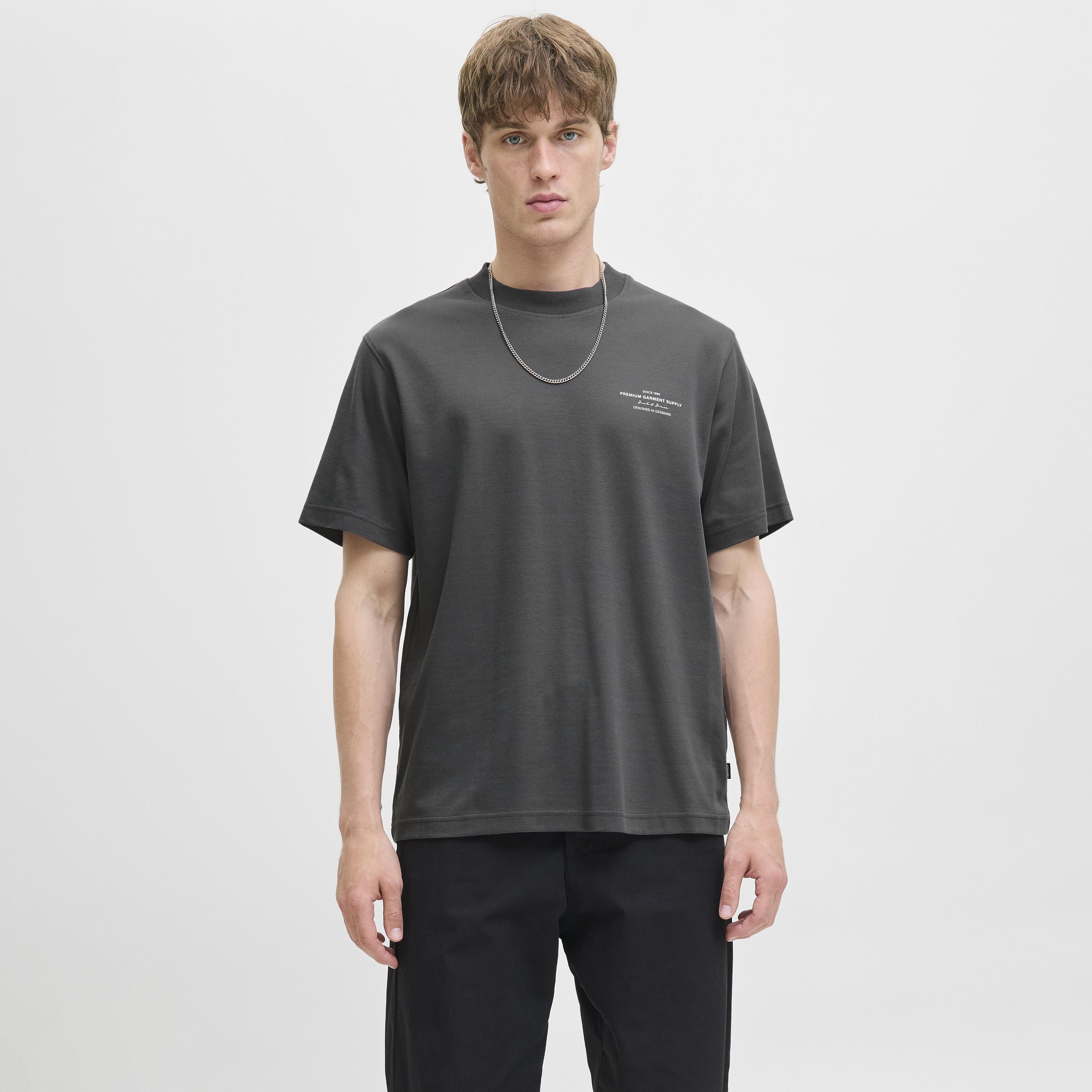 تيشرت رجالي بطبعة طبوغرافية وياقة مستديرة وأكمام قصيرة من جاك آند جونز-men-clothing-tshirtsandpolos-tshirts-image-30