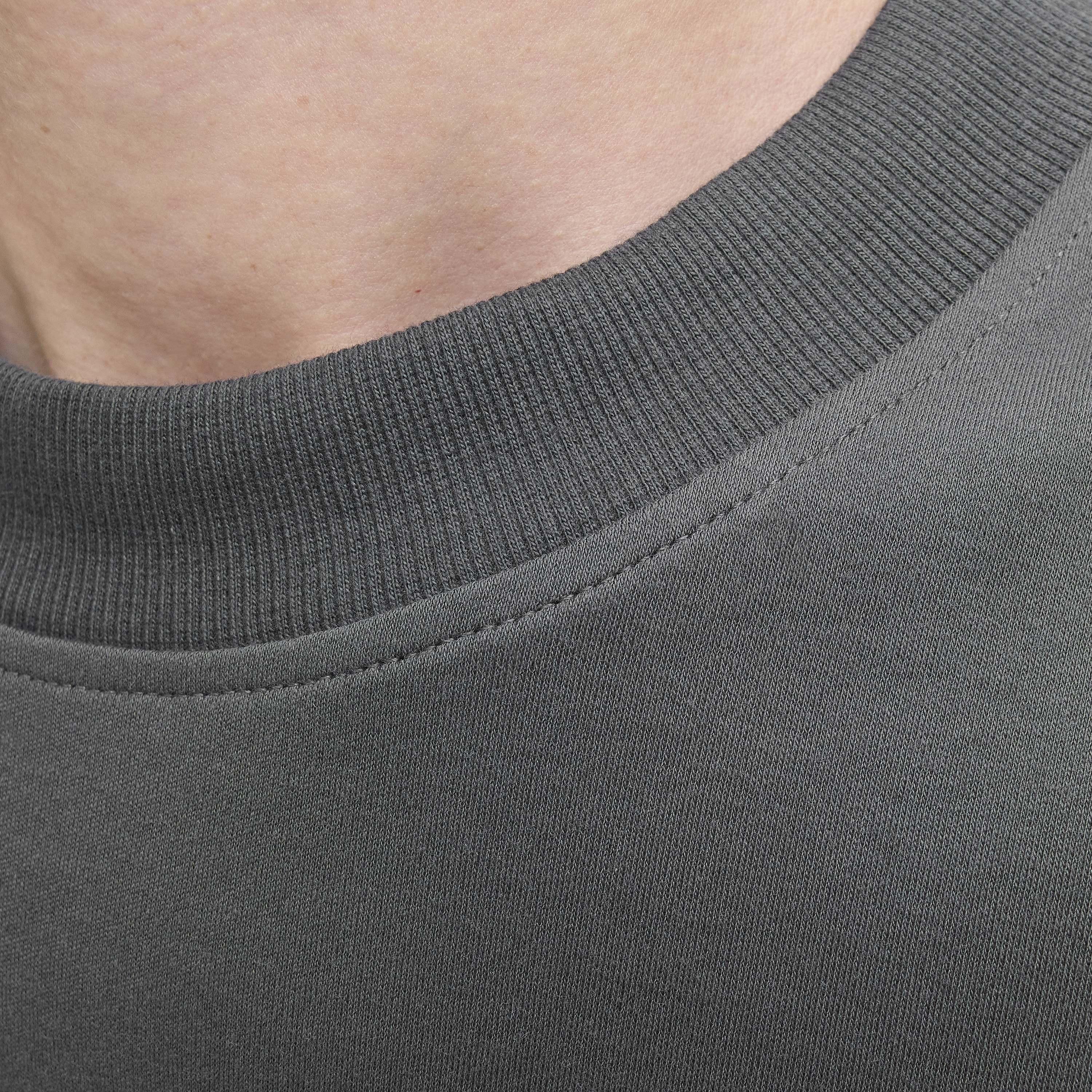 تيشرت رجالي بطبعة طبوغرافية وياقة مستديرة وأكمام قصيرة من جاك آند جونز-men-clothing-tshirtsandpolos-tshirts-image-34