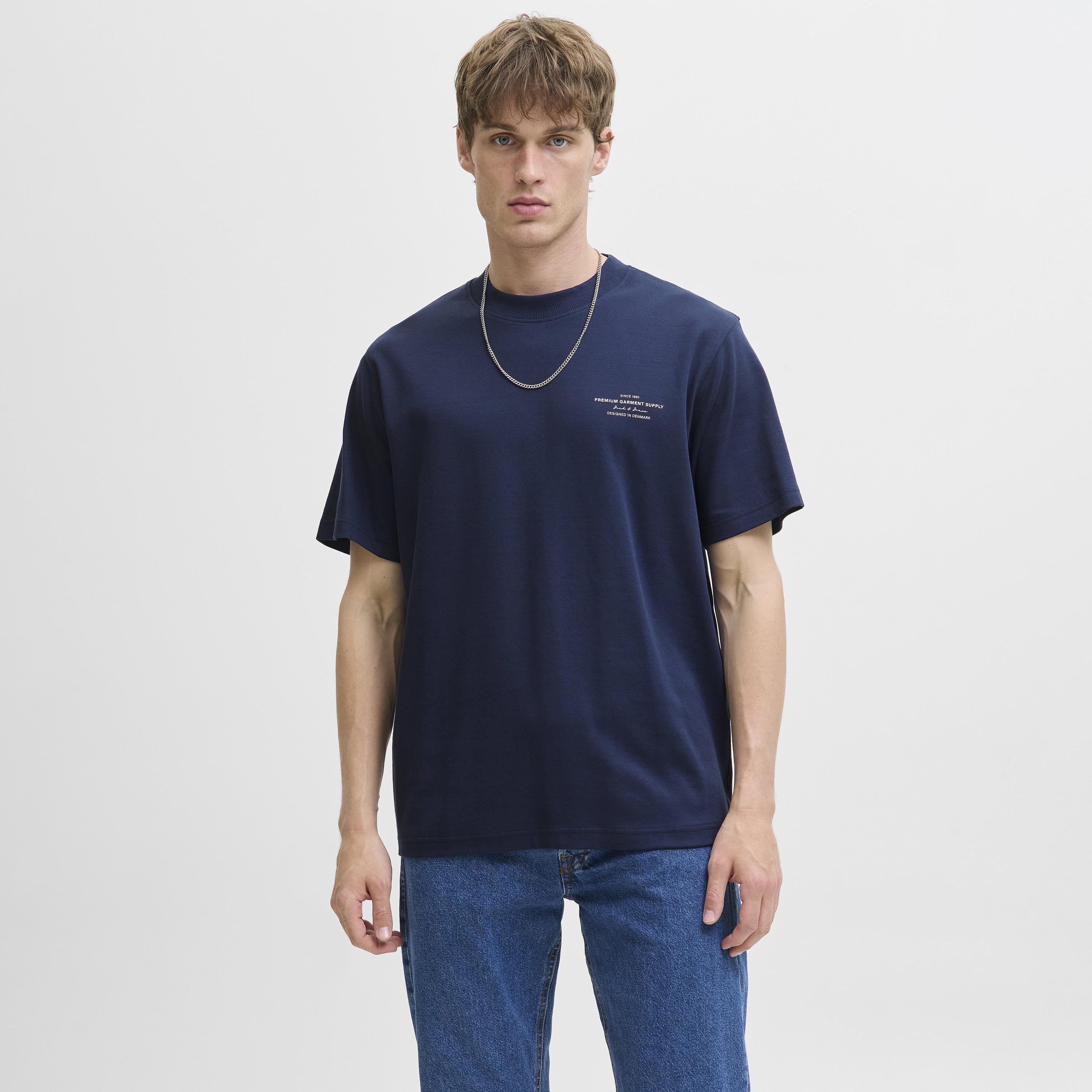 تيشرت رجالي بطبعة طبوغرافية وياقة مستديرة وأكمام قصيرة من جاك آند جونز-men-clothing-tshirtsandpolos-tshirts-image-15