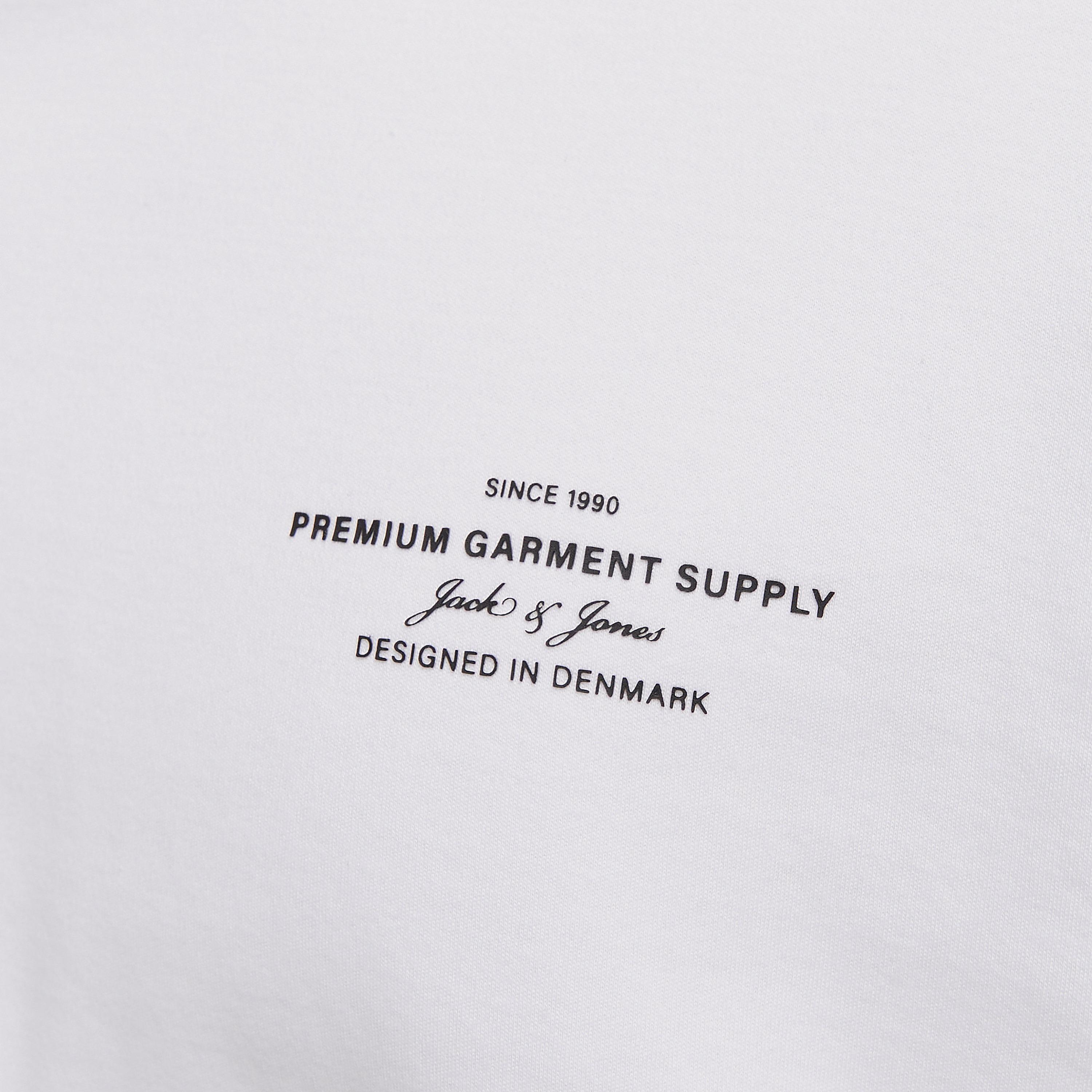 تيشرت رجالي بطبعة طبوغرافية وياقة مستديرة وأكمام قصيرة من جاك آند جونز-men-clothing-tshirtsandpolos-tshirts-image-13