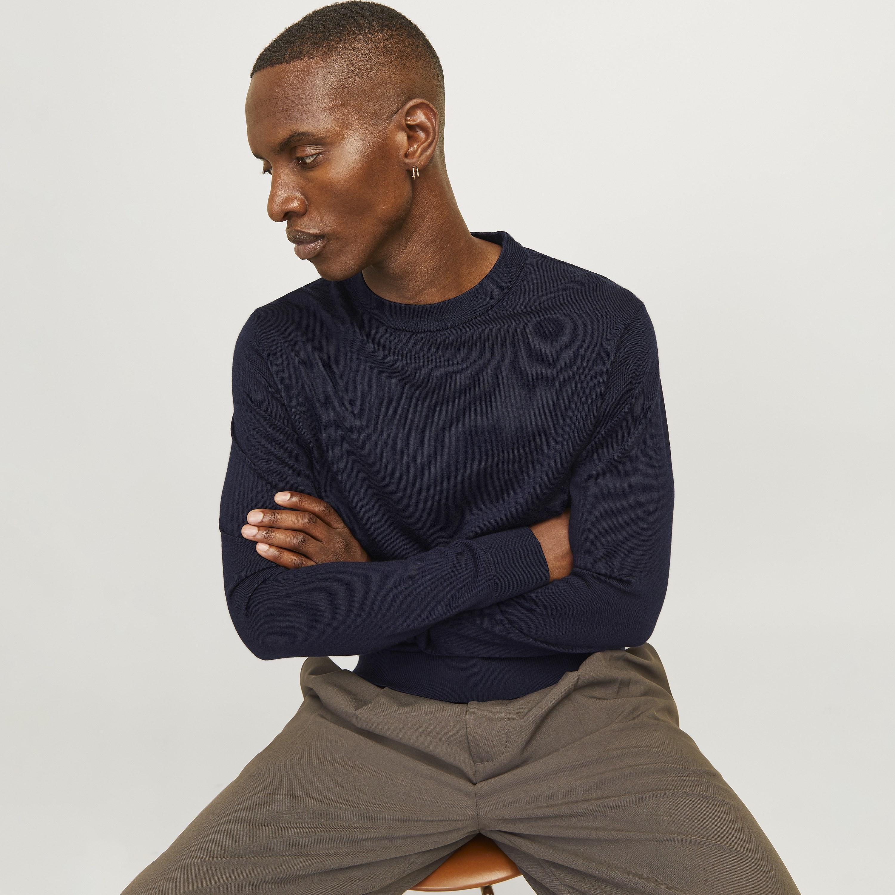 بلوفر رجالي سادة برقبة مستديرة وأكمام طويلة من جاك آند جونز-men-clothing-sweatersandpullovers-image-3